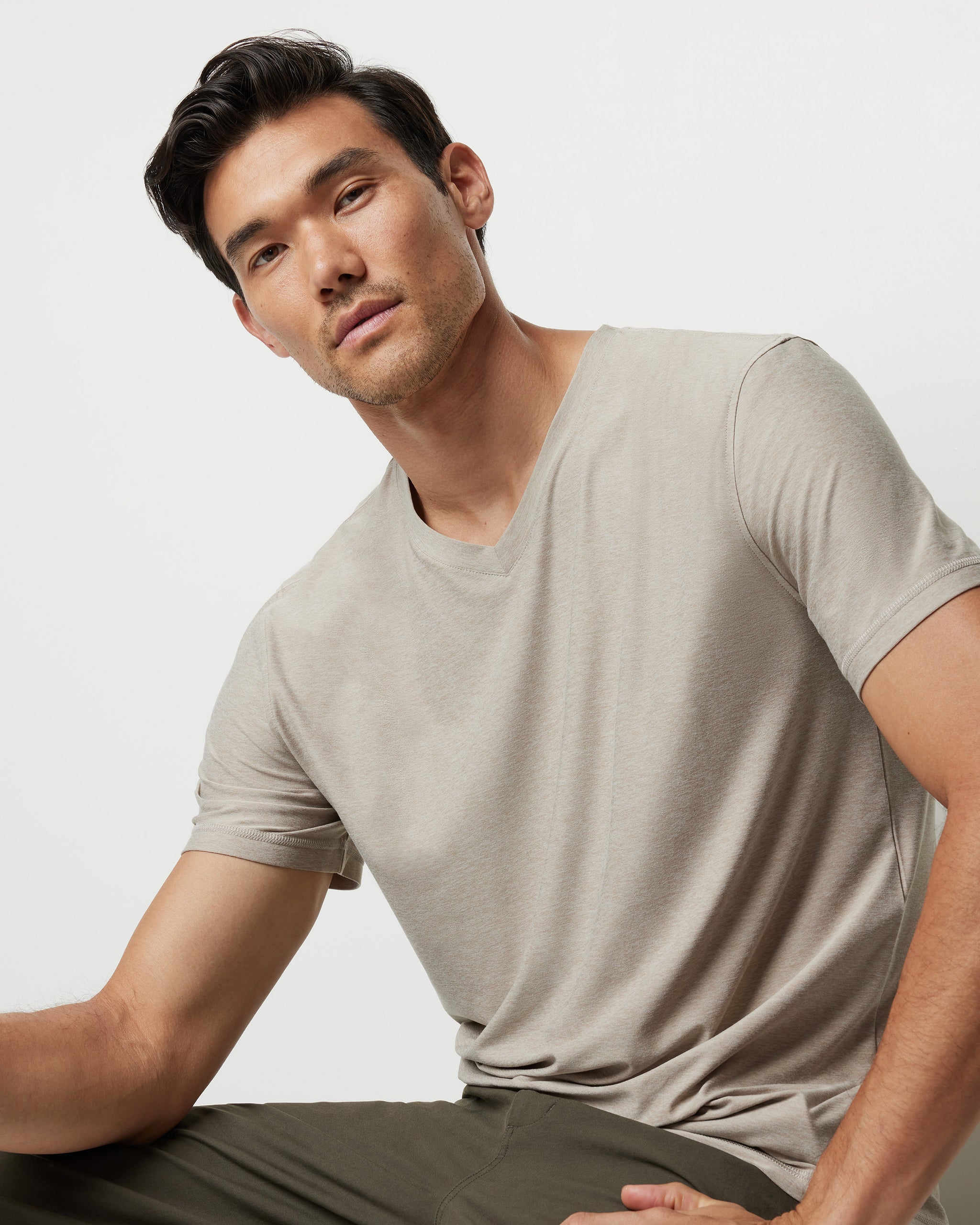 Strato Tech V-Neck Tee | Toast Heather
