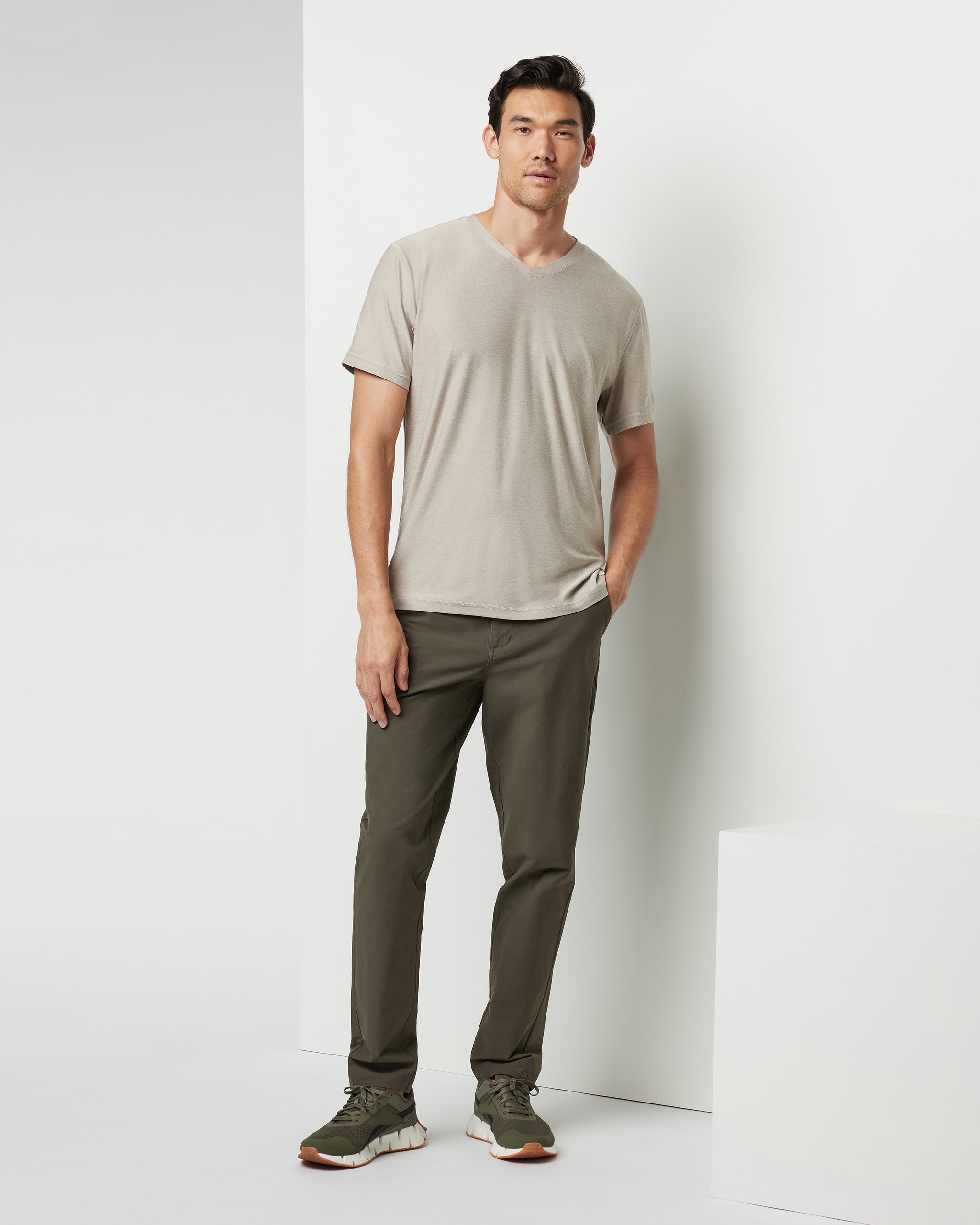 Strato Tech V-Neck Tee | Toast Heather - Image 4