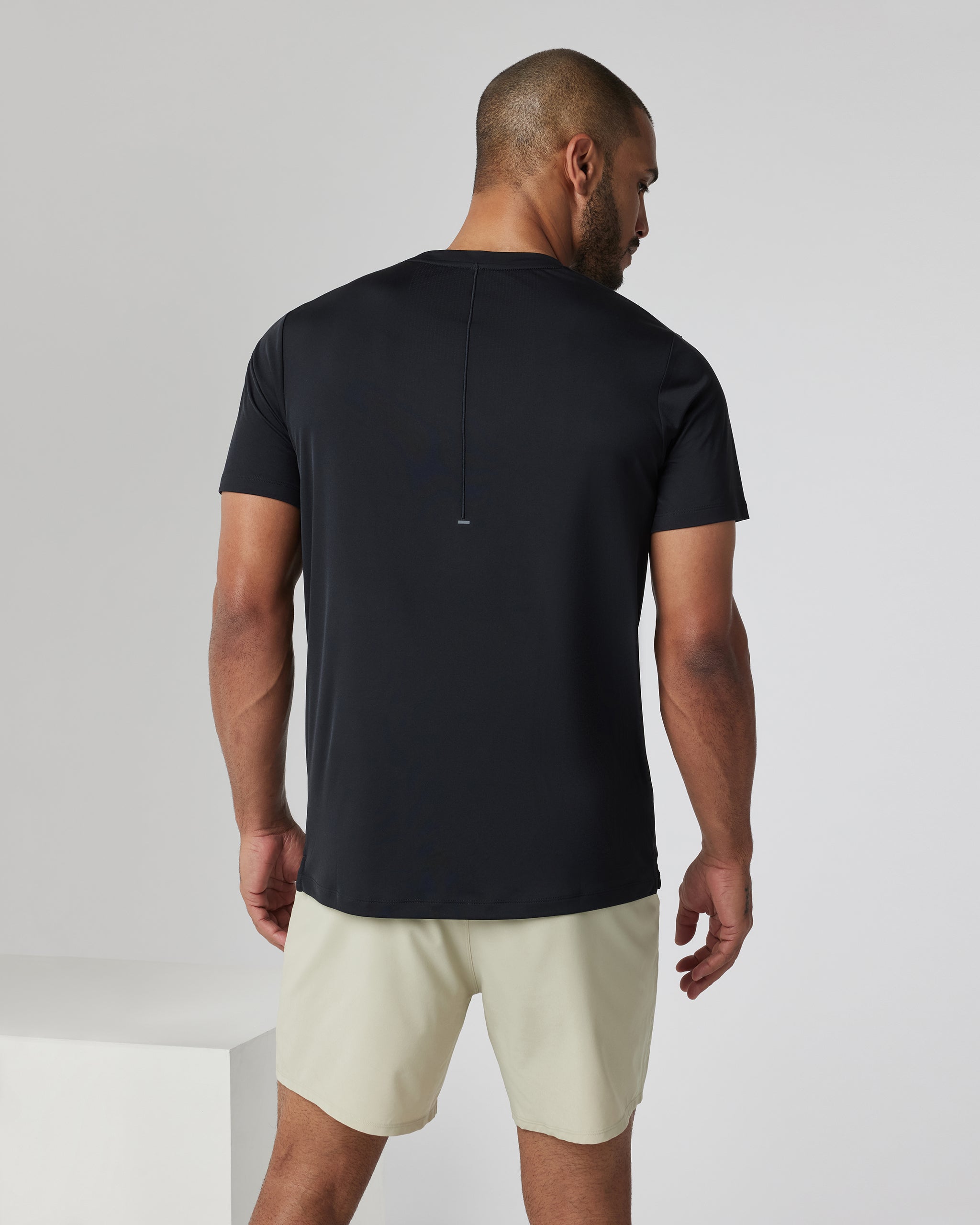 Terra Run Tee | Black - Image 2