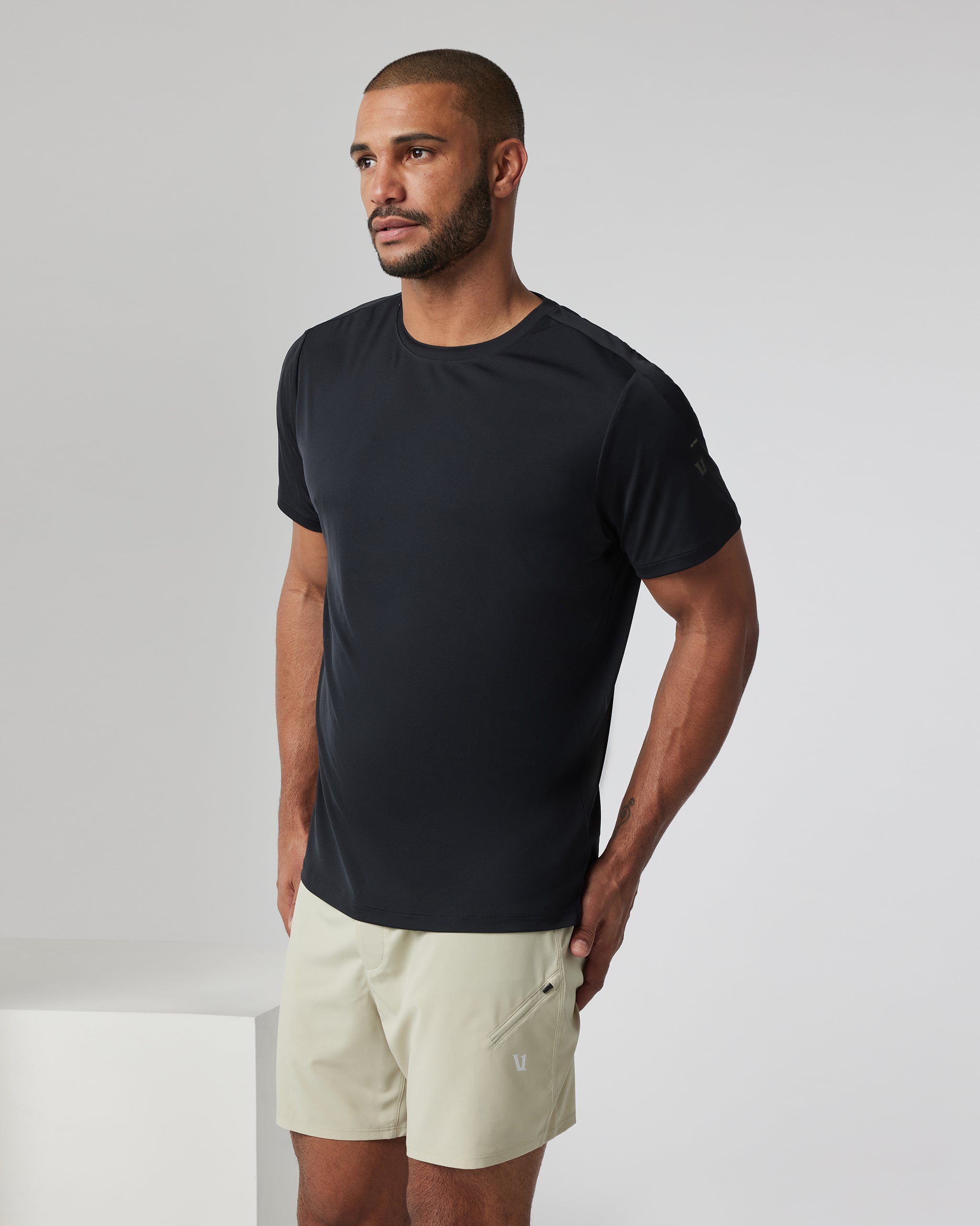 Terra Run Tee | Black - Image 4