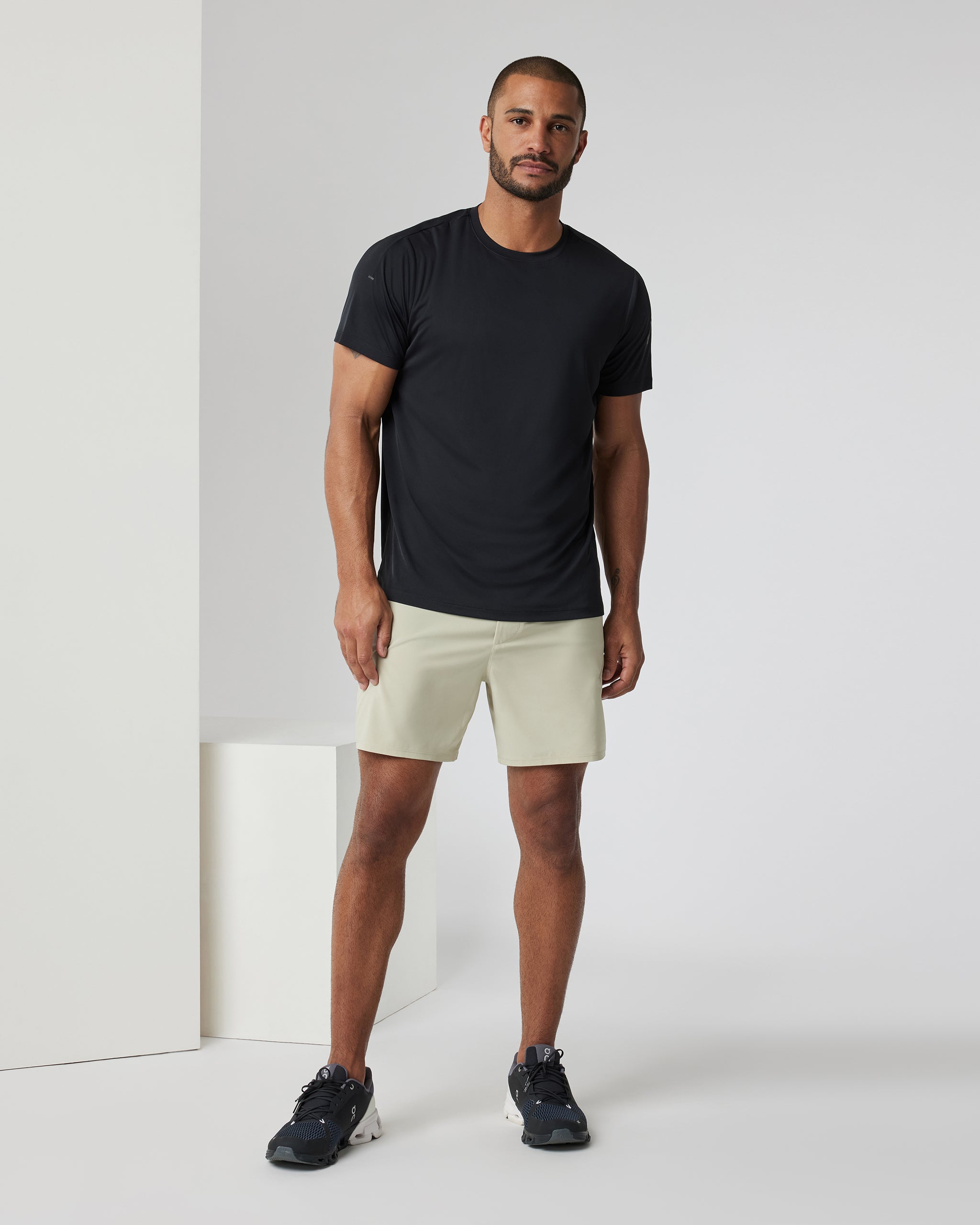 Terra Run Tee | Black - Image 5