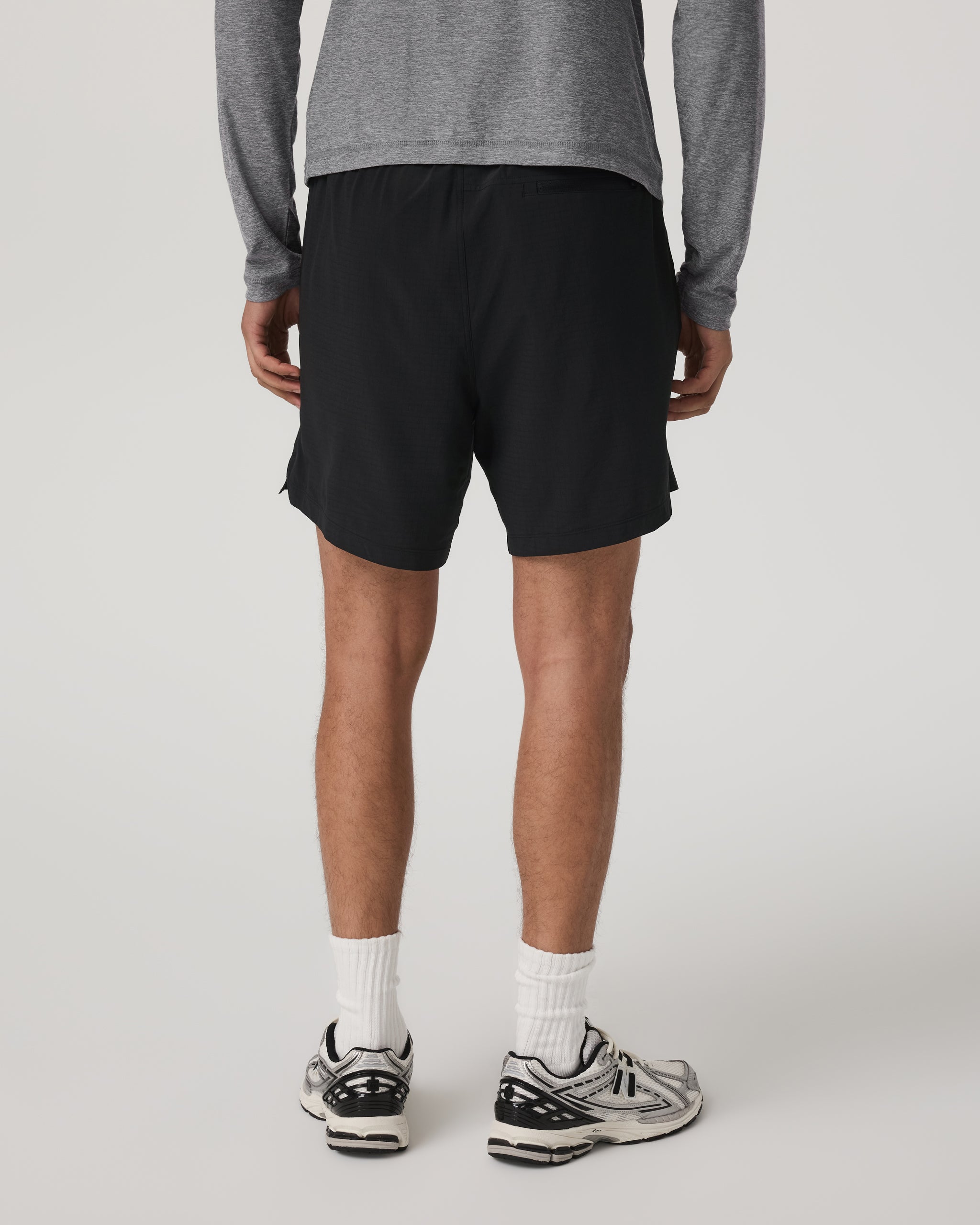 Vuori HardKore Short Lined 7 | Black - Image 3