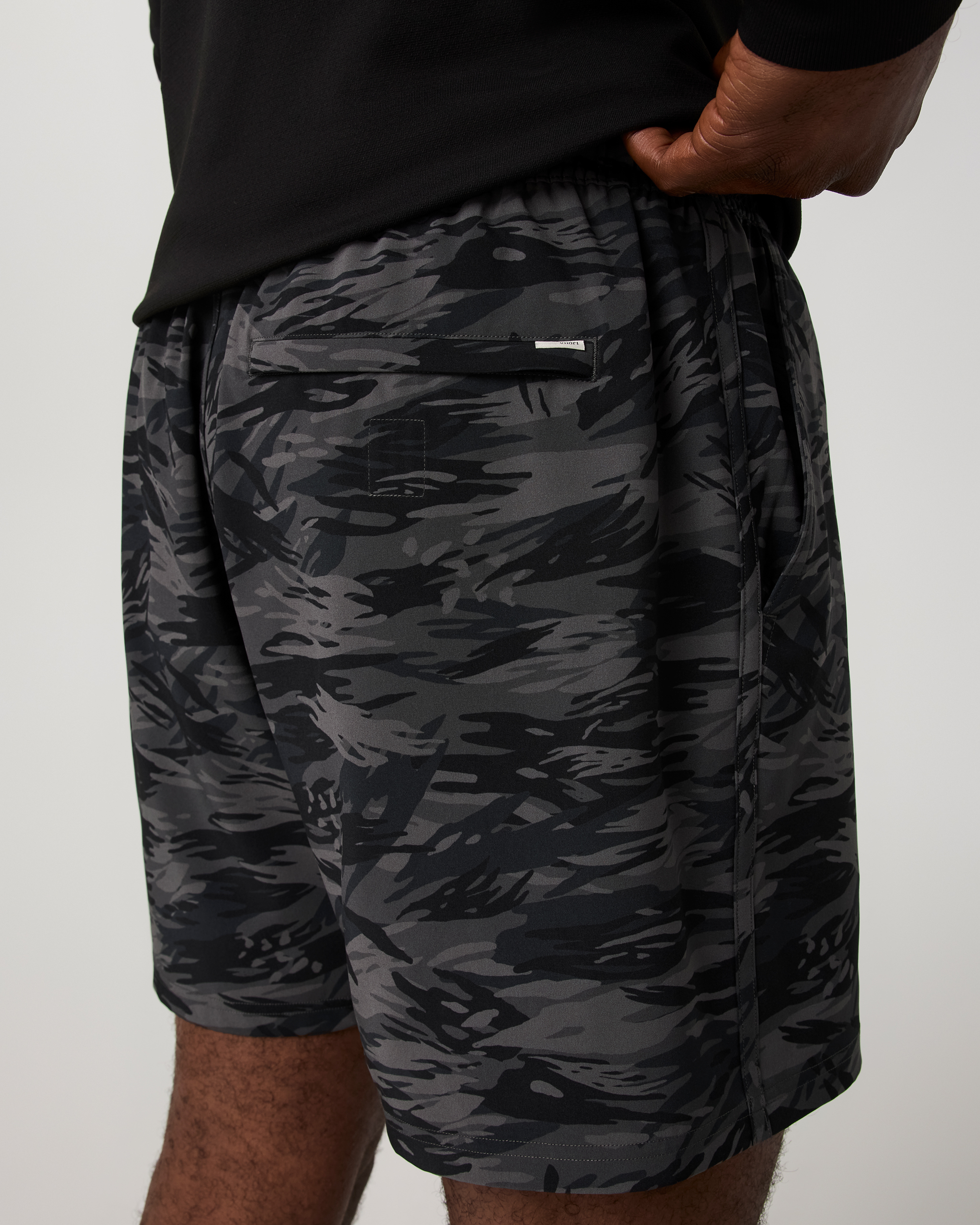 Banks Session Short Unlined 5 | Black Riptide Camo - Image 5