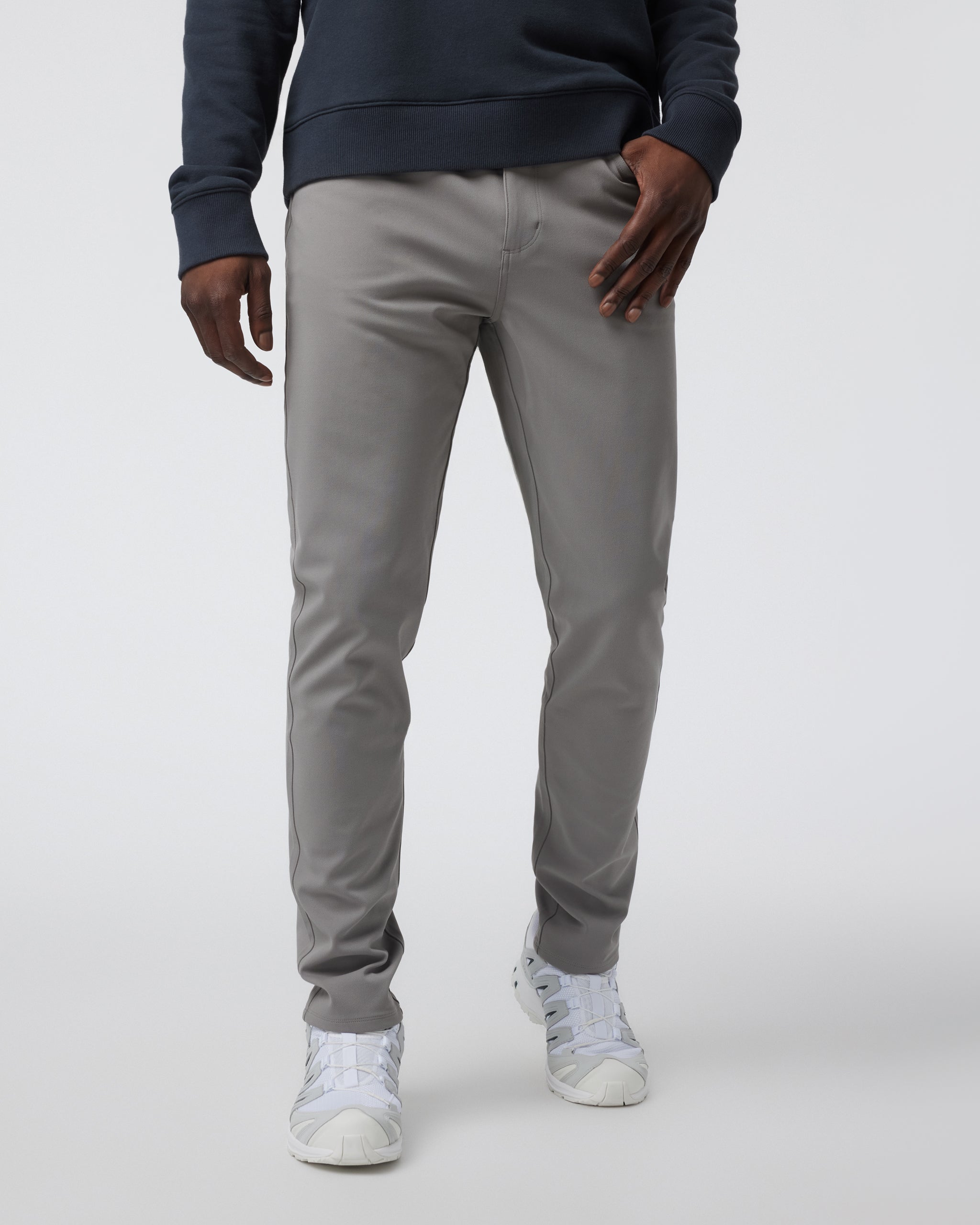 Vuori Meta™ Twill Pant Athletic Slim 32 | Shiitake
