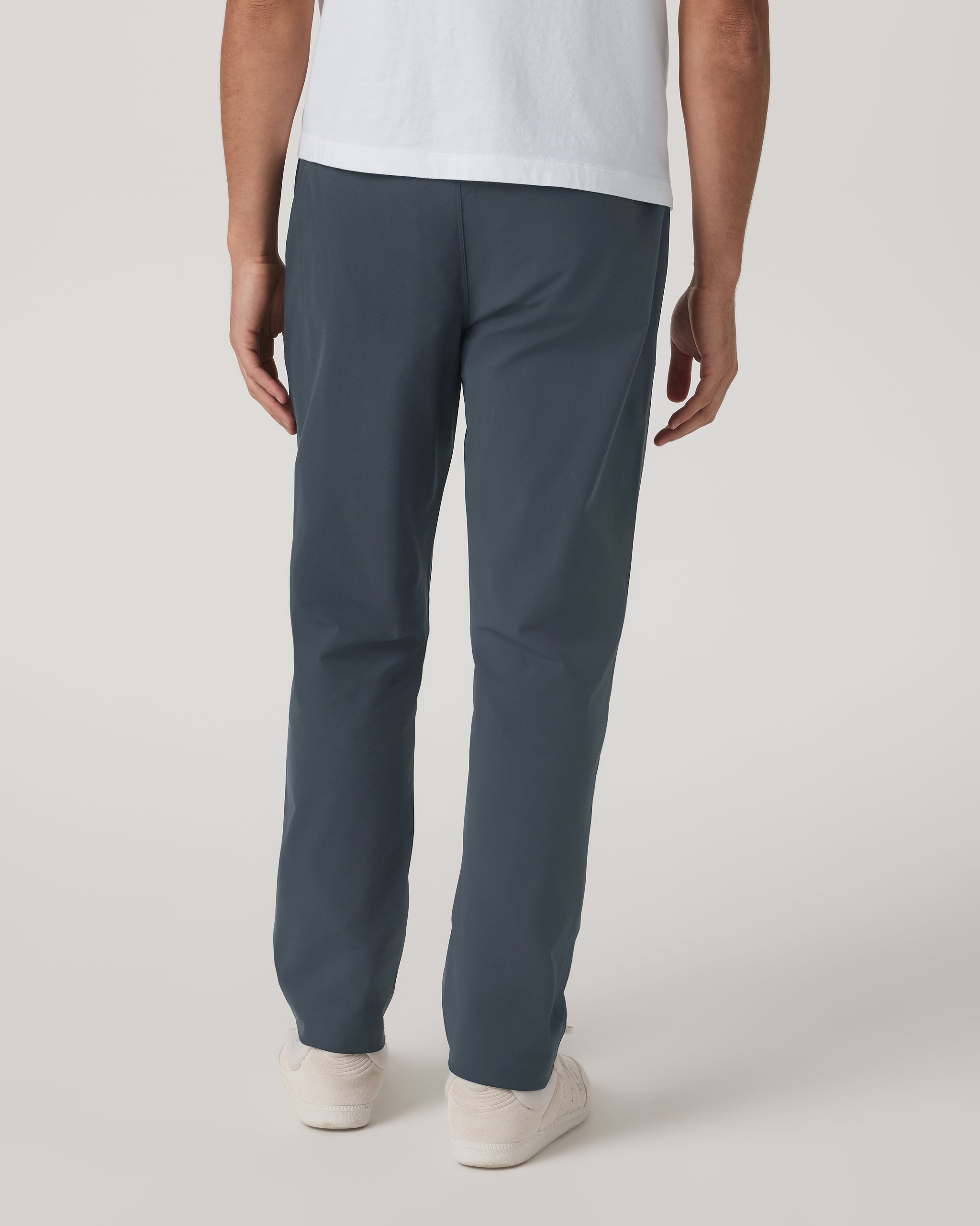 Vuori Meta™ Elastic Waist Pant Classic Fit 32 | Charcoal - Image 3
