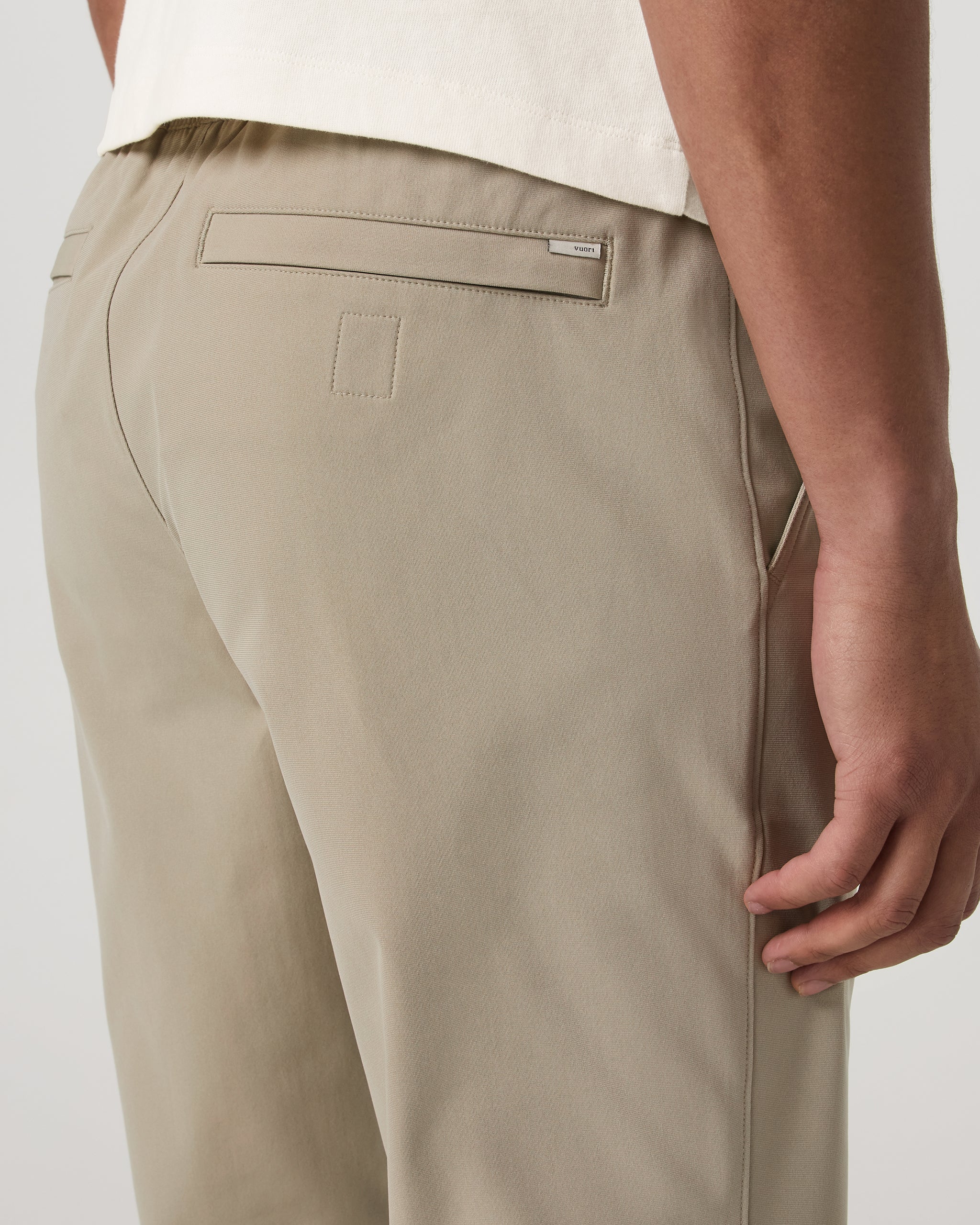 Vuori Meta™ Elastic Waist Pant Classic Fit 32 | Truffle - Image 5