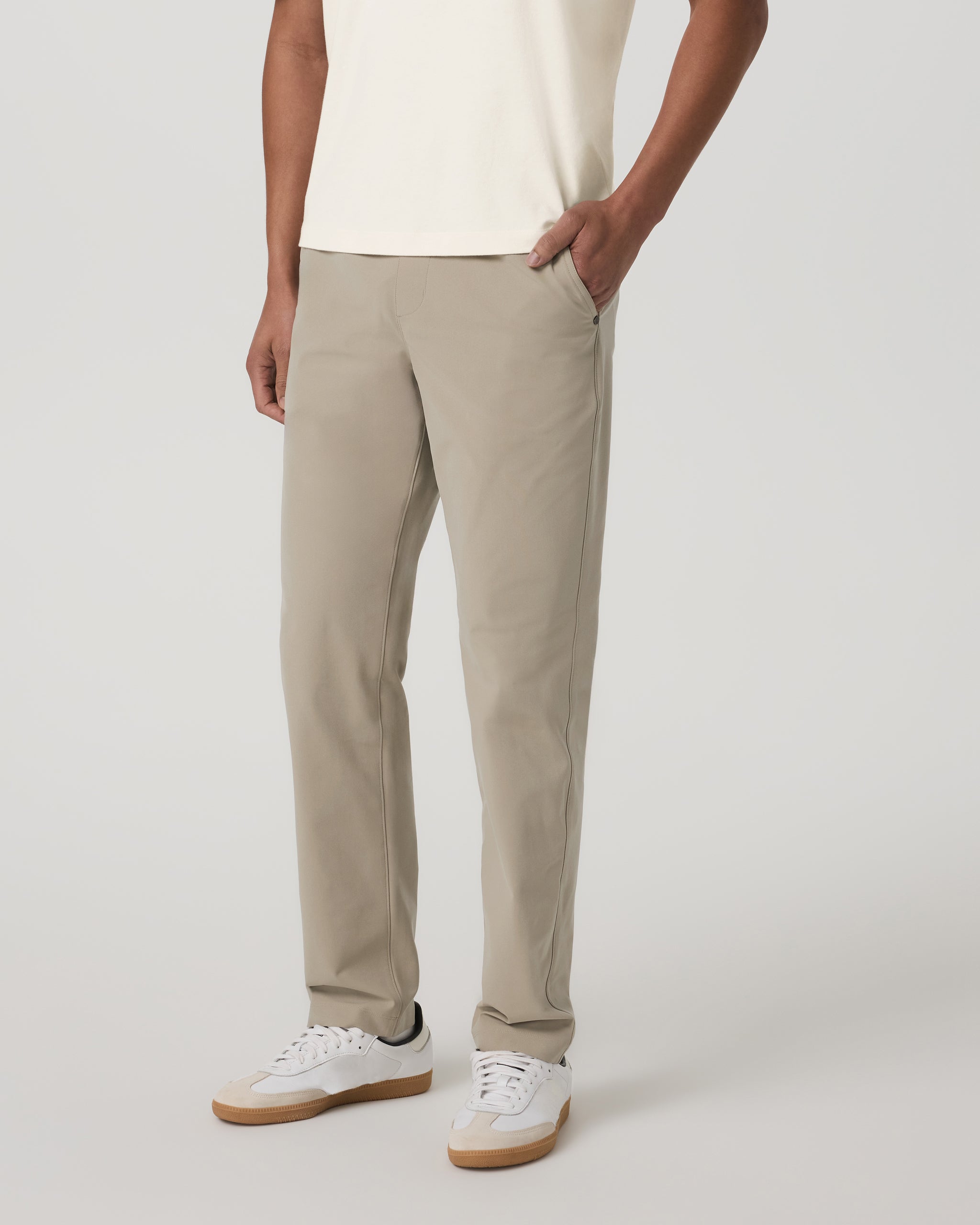 Vuori Meta™ Elastic Waist Pant Classic Fit 32 | Truffle