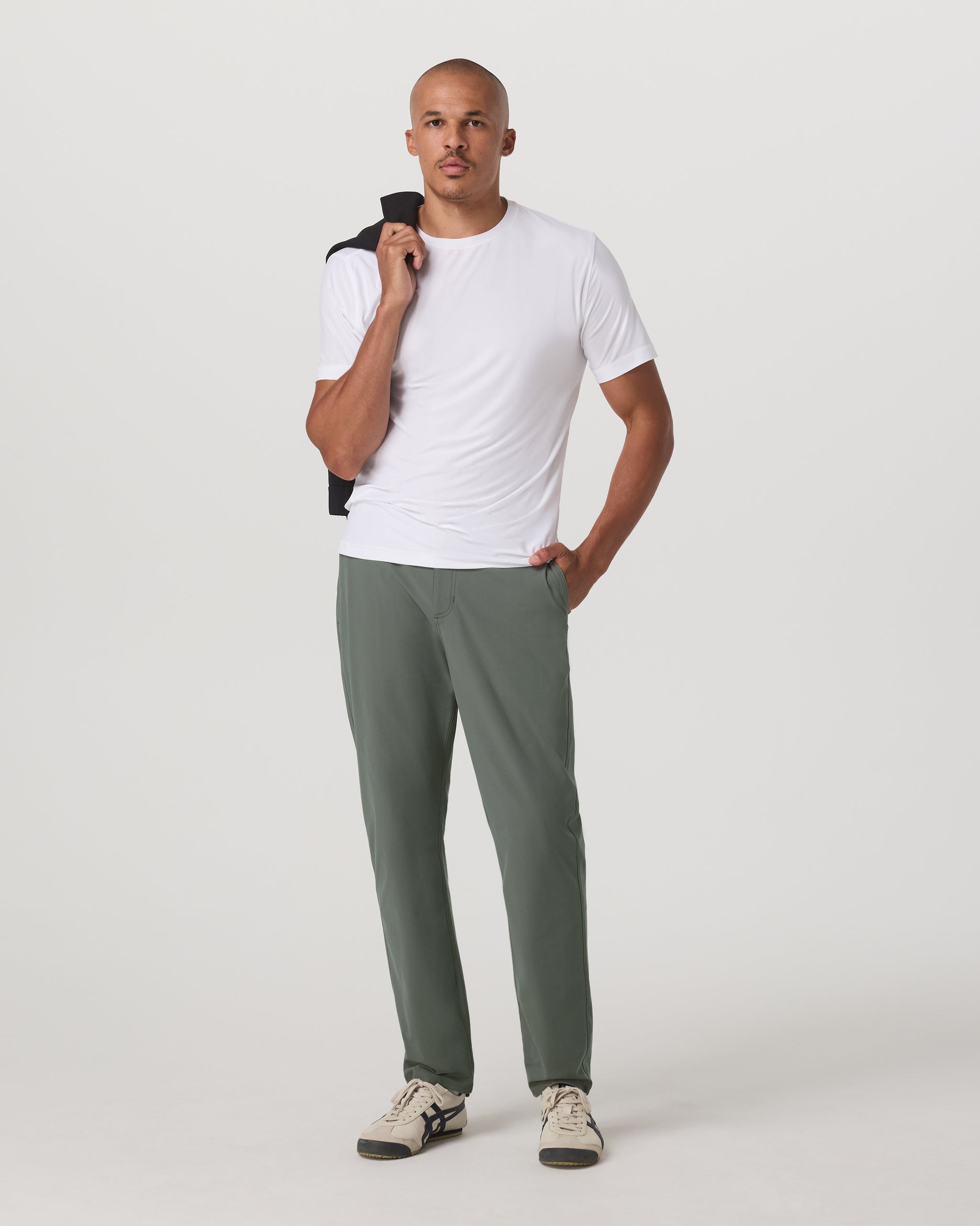 Vuori Meta™ Trouser Classic Fit 32 | Light Oregano - Image 4