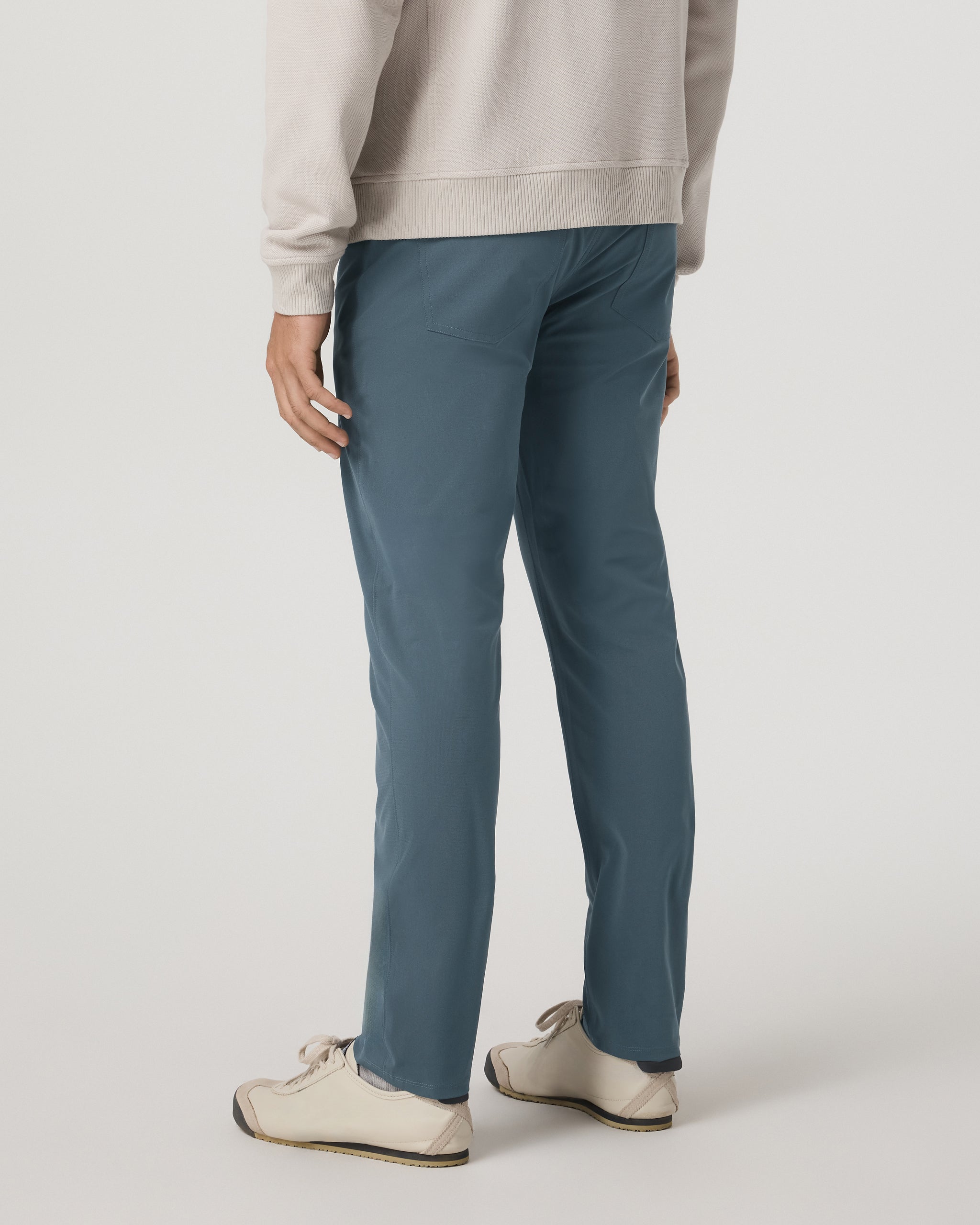 Vuori Meta™ Pant Athletic Slim Fit 32 | Blue Sea - Image 4