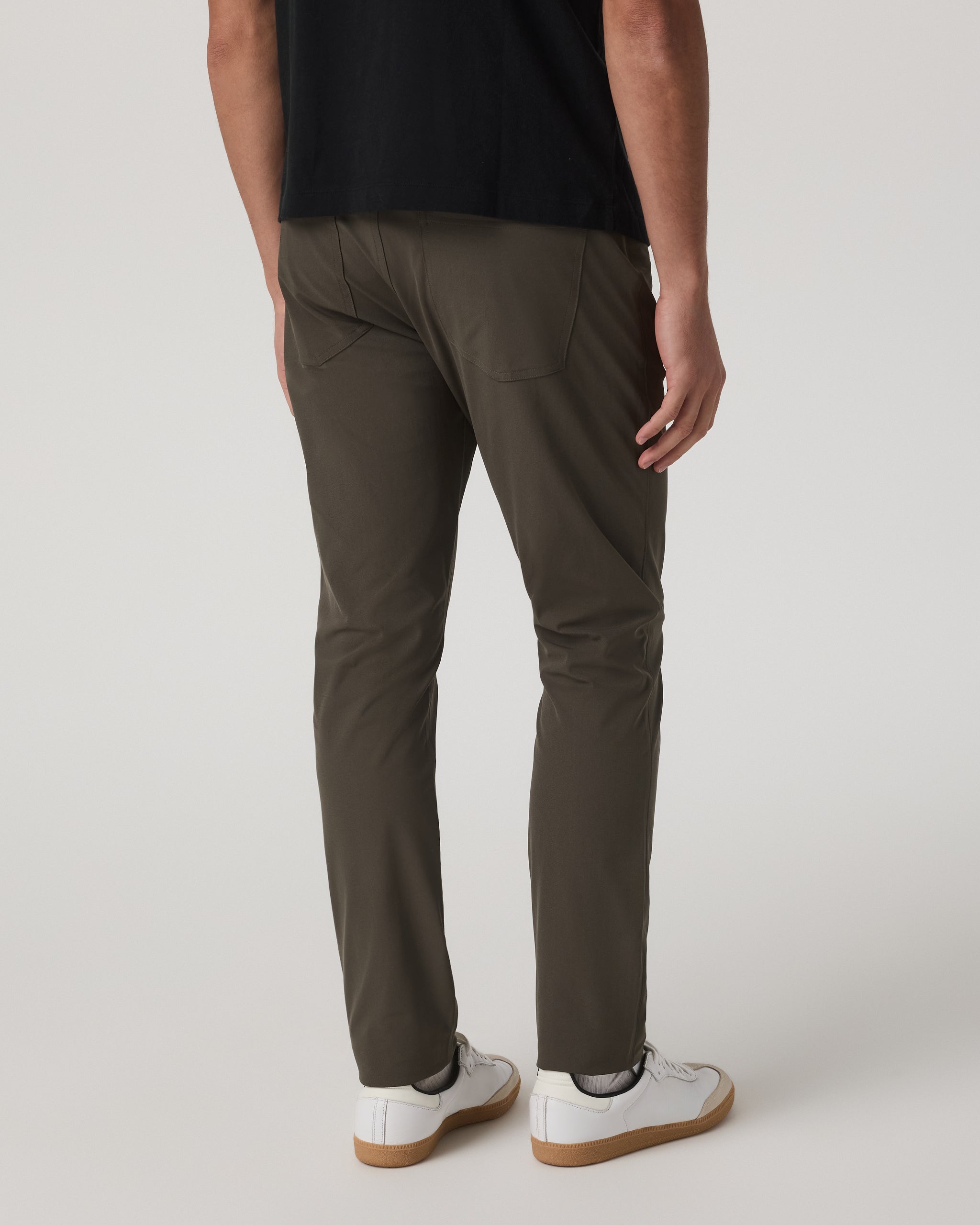 Vuori Meta™ Pant Athletic Slim Fit 30 | Dark Oregano - Image 3