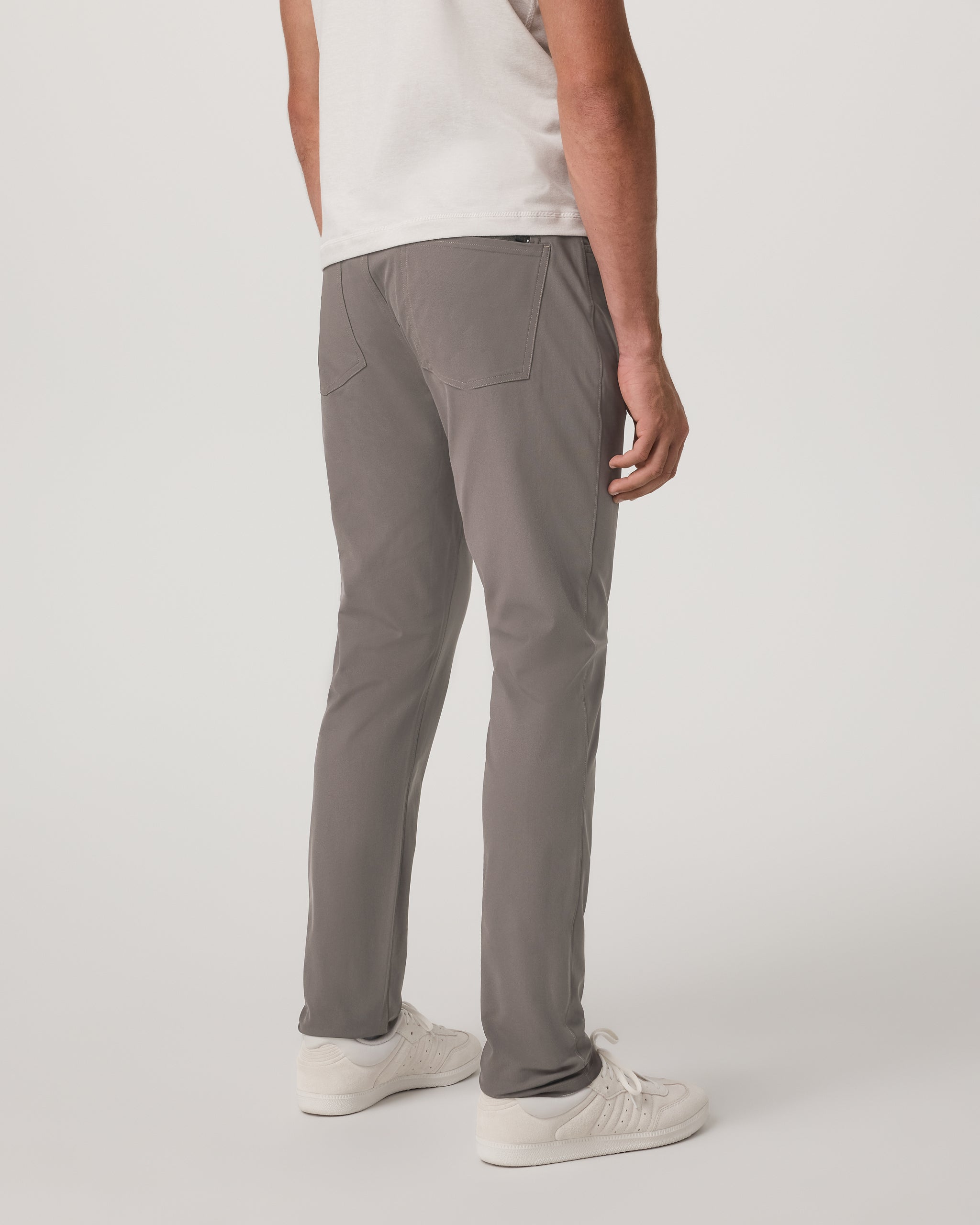Vuori Meta™ Pant Athletic Slim Fit 32 | Warm Grey - Image 3