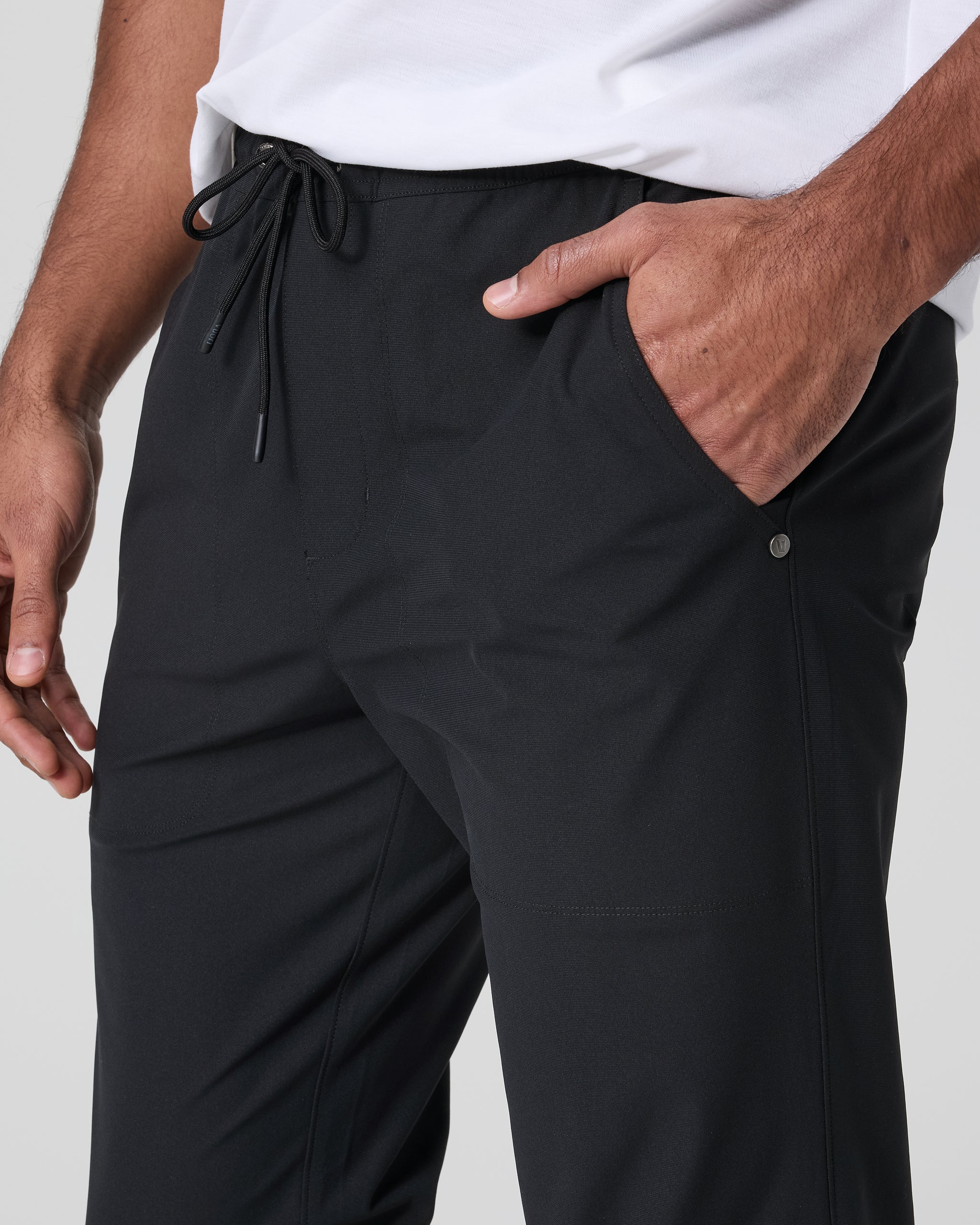 Vuori Meta™ Jogger 30 | Black - Image 4