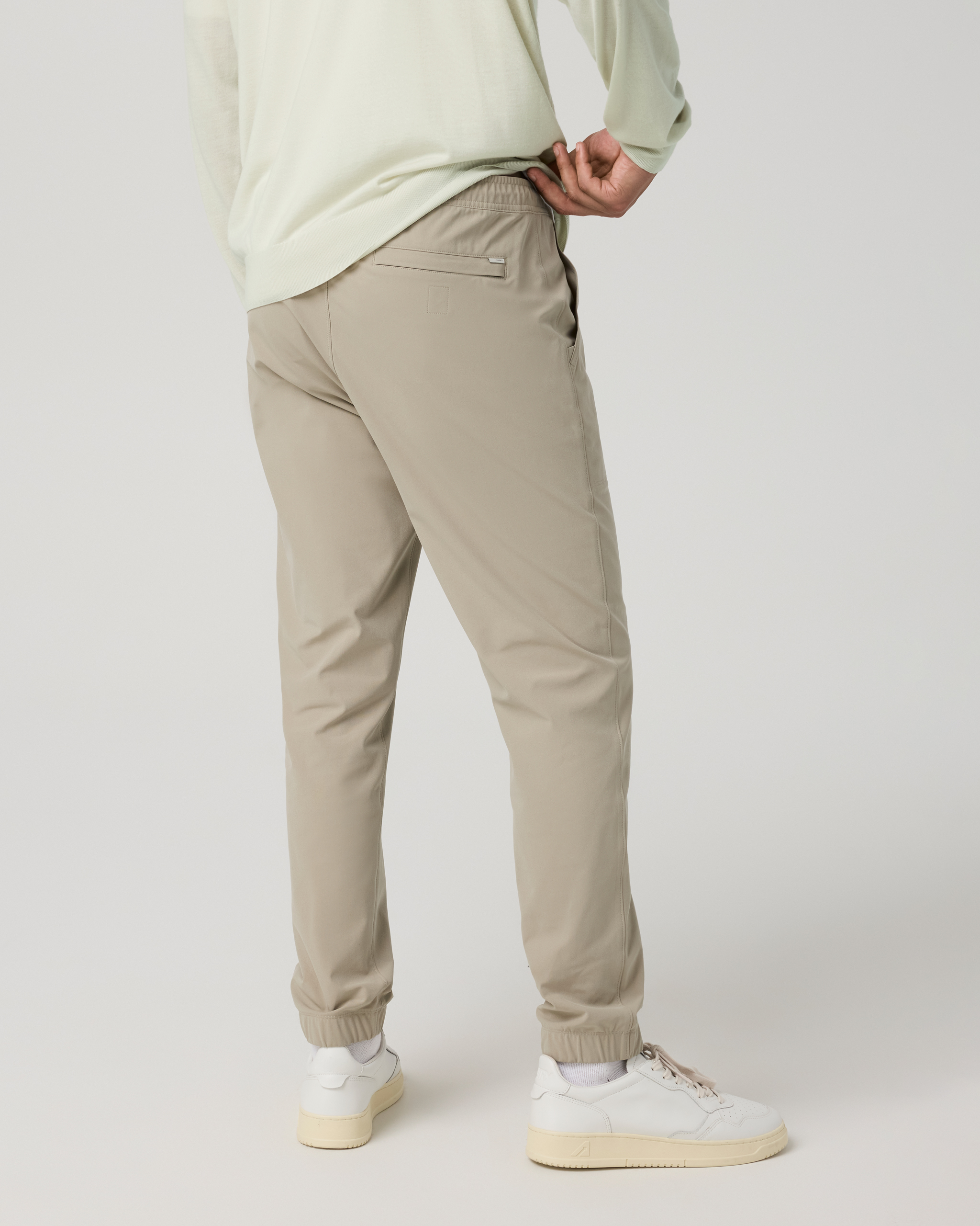 Vuori Meta™ Jogger 30 | Truffle - Image 4