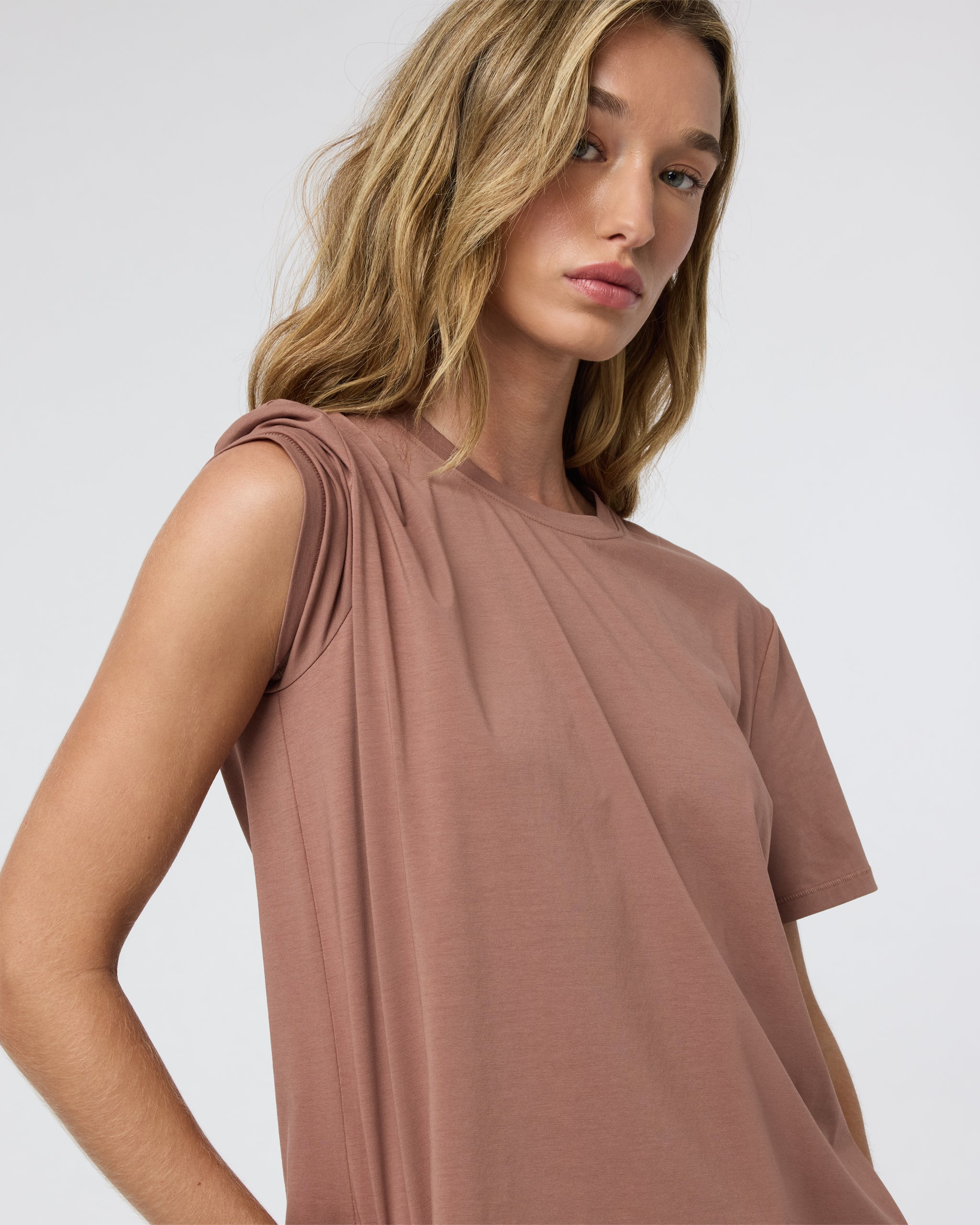 Feather Tee | Sedona Brown - Image 4