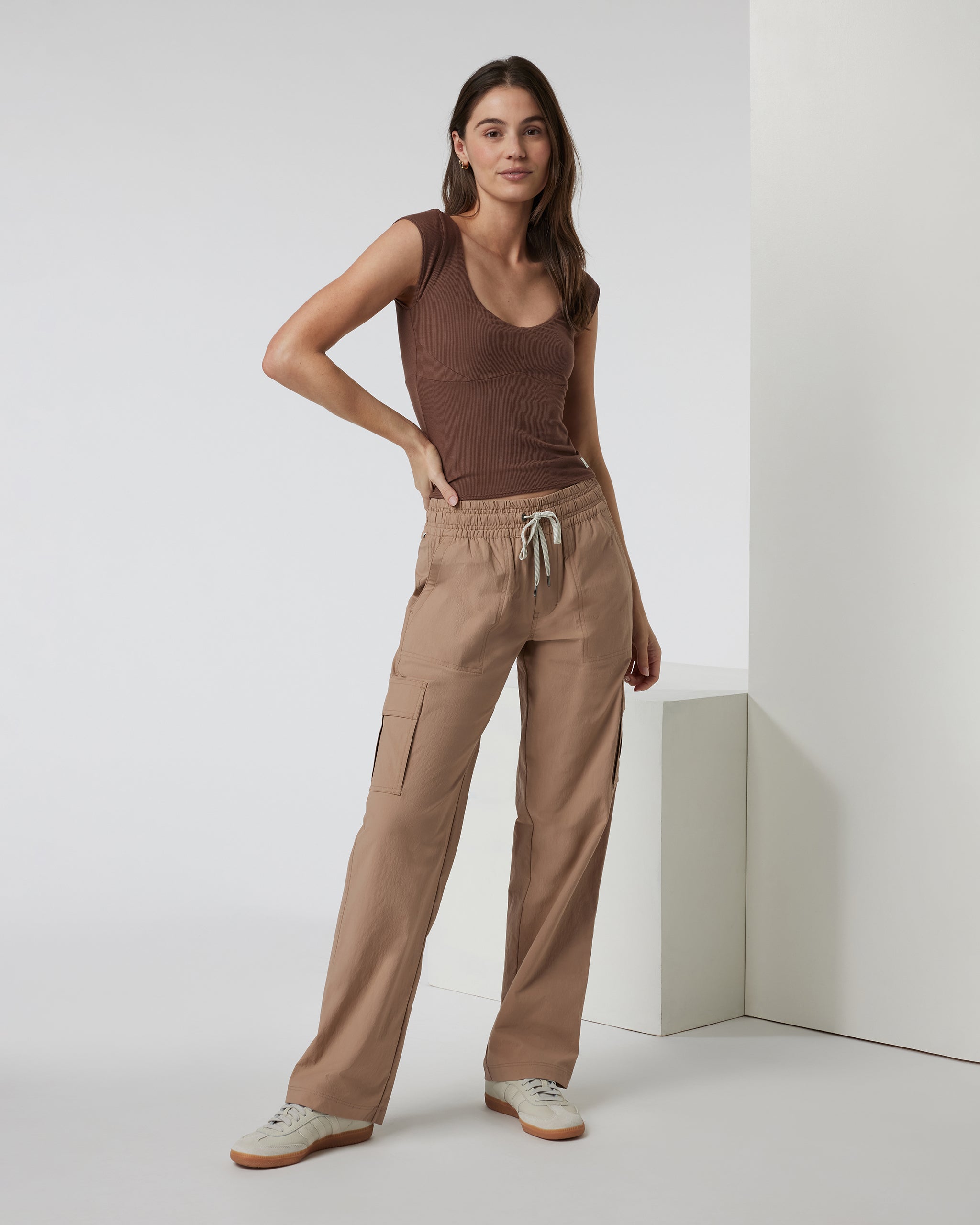 Sleeveless Cove V Neck | Pepper - Image 4