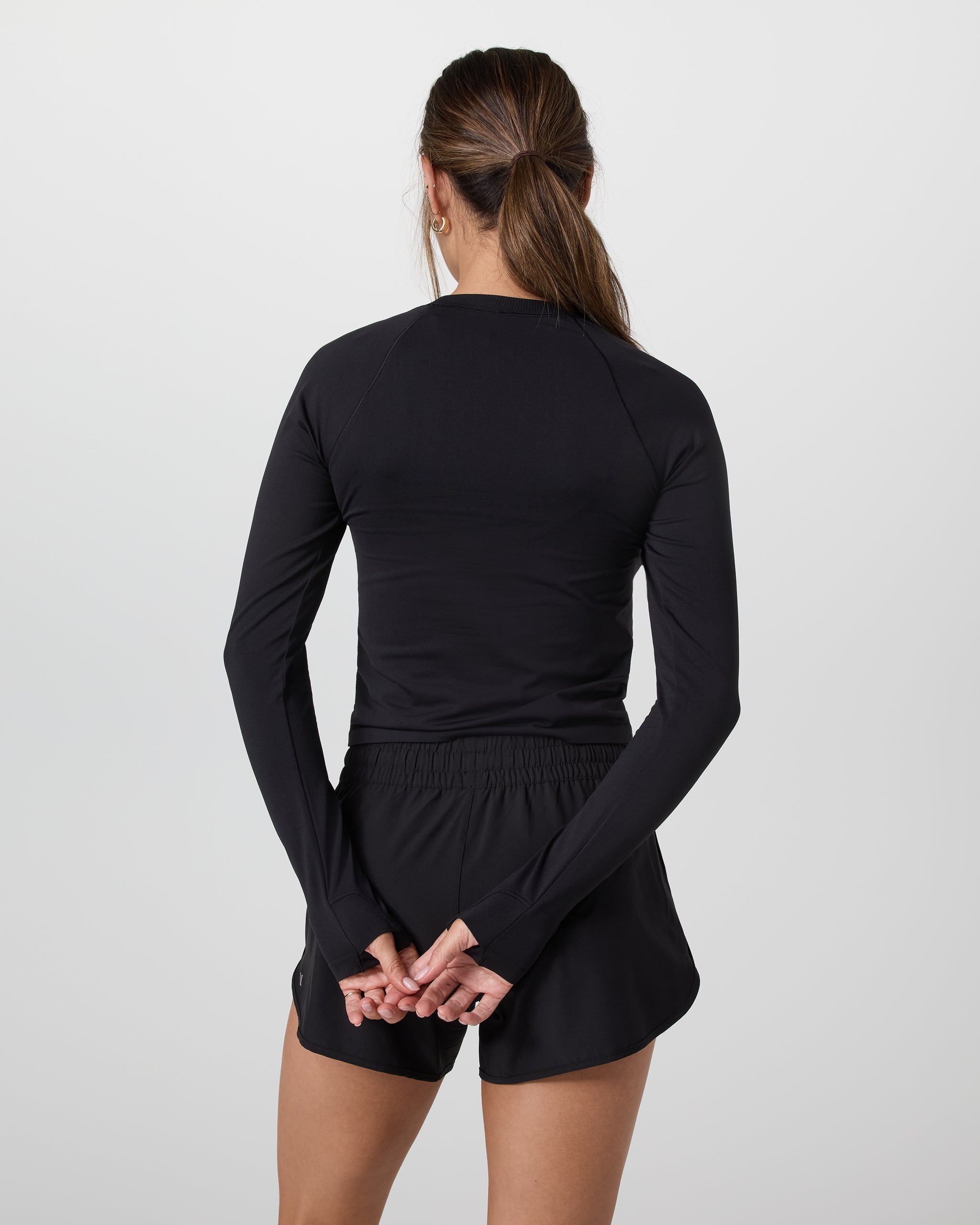 Long Sleeve Seamless Surge Tee | Black - Image 3