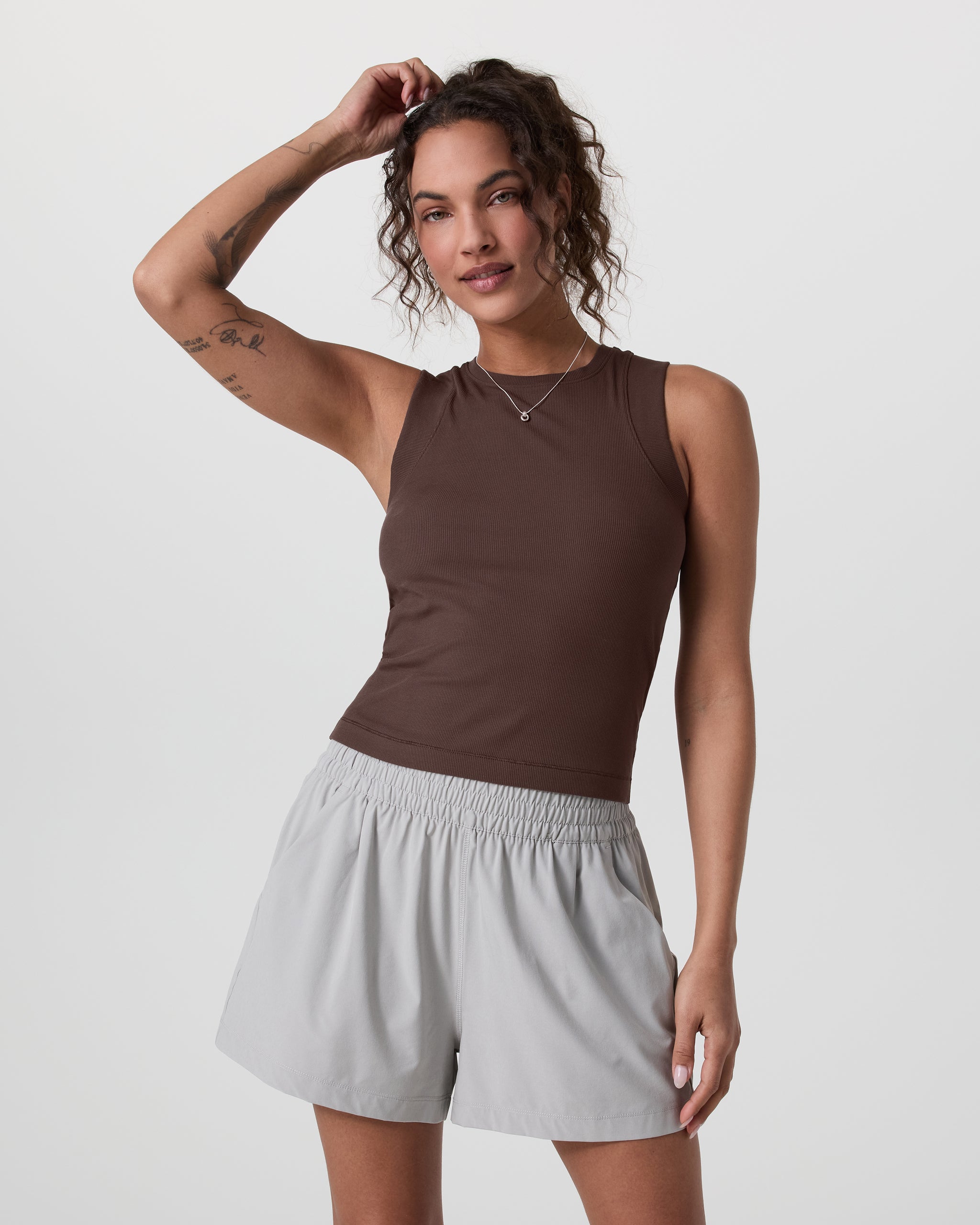 Pose Modern Tank | Java