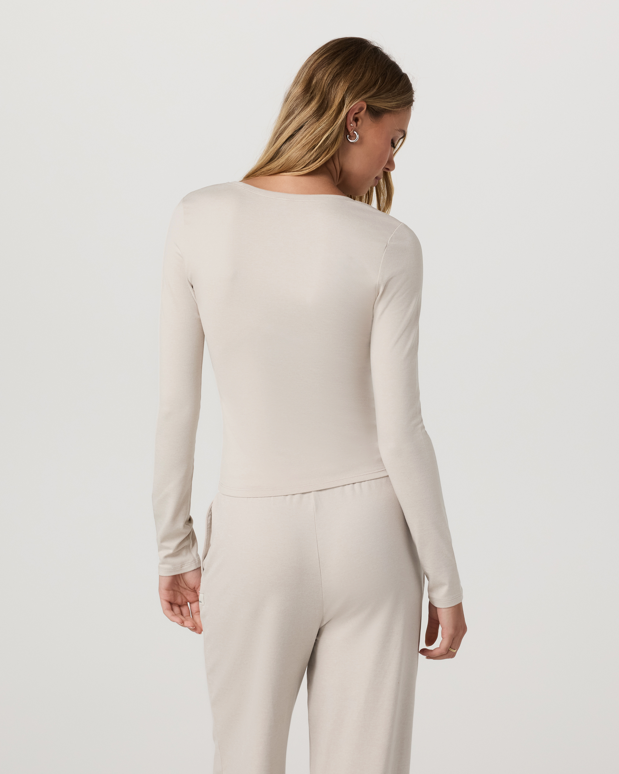 Long Sleeve Halo Essential Scoop | Ecru Heather - Image 3