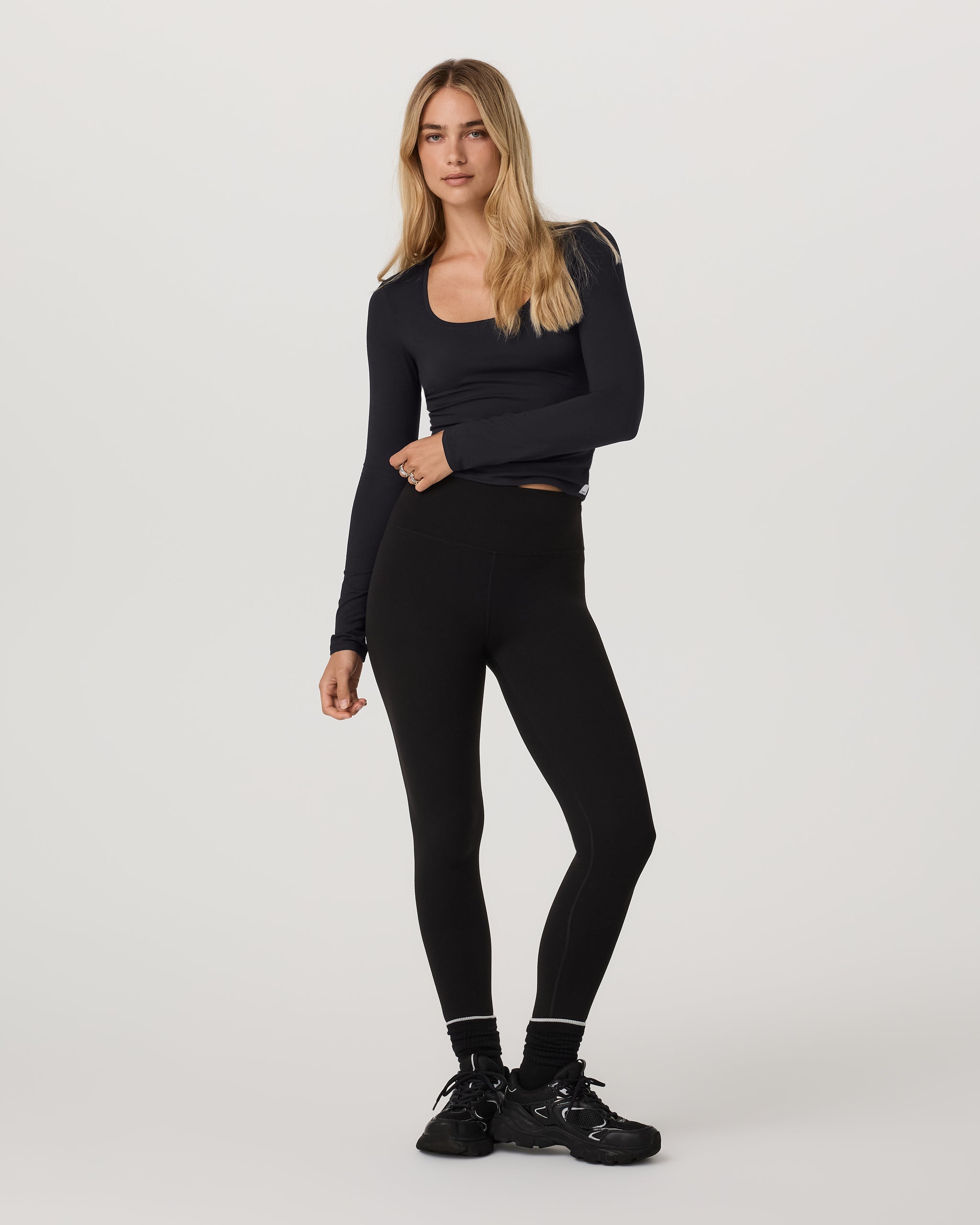 Long Sleeve Halo Essential Scoop | Solid Black - Image 4