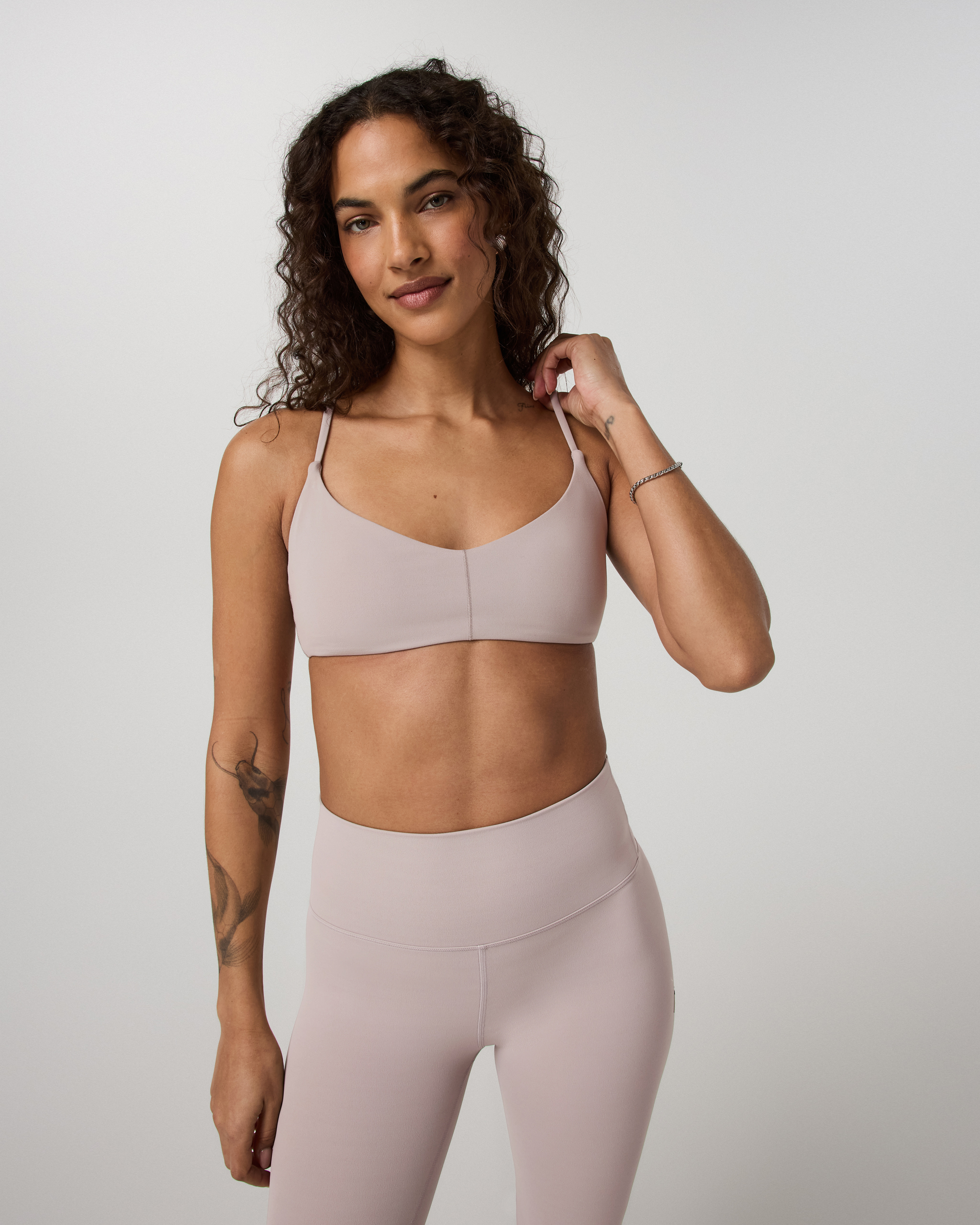 Vuori AllTheFeels™ Strappy Back Bra | Soft Pewter