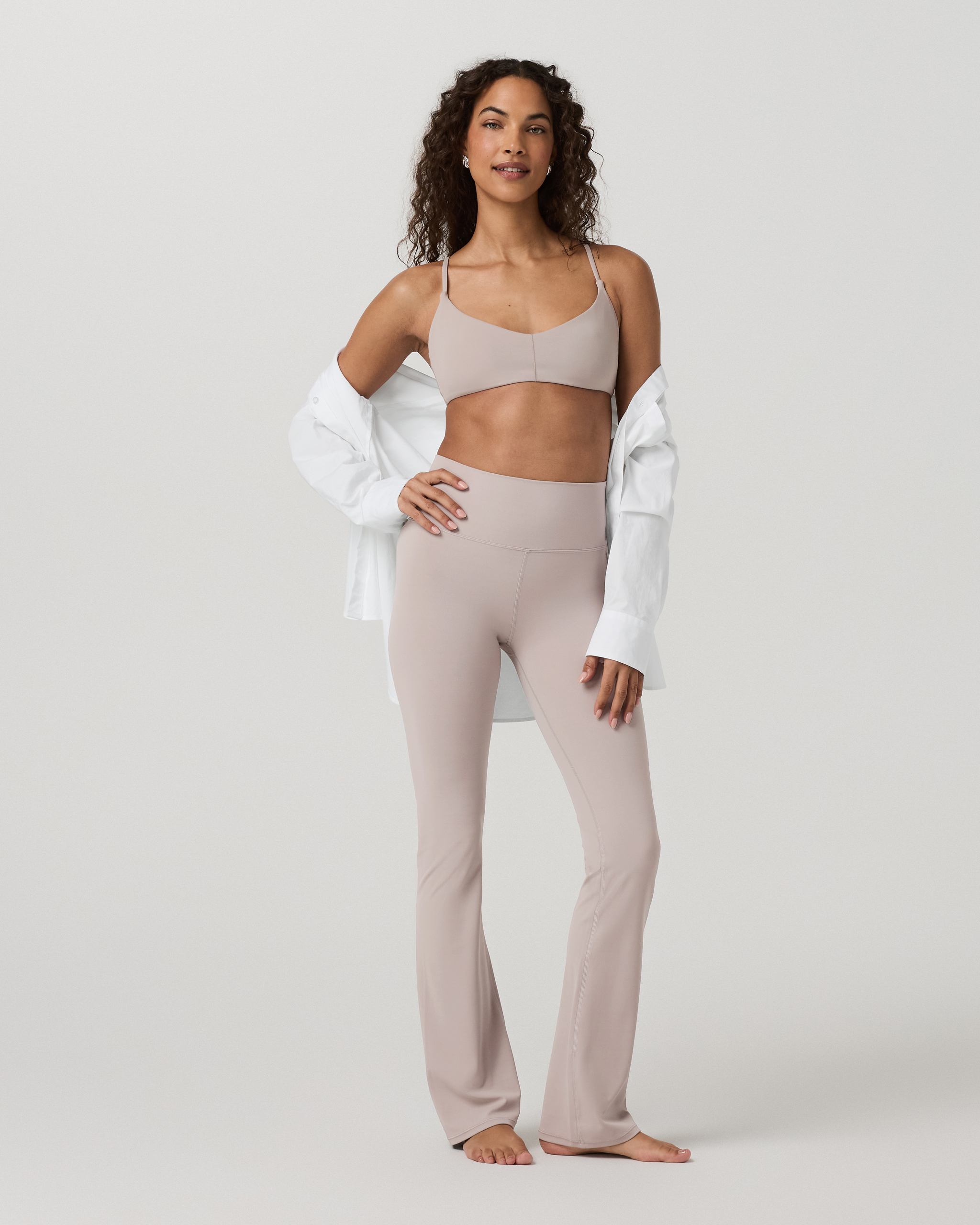 Vuori AllTheFeels™ Strappy Back Bra | Soft Pewter - Image 4