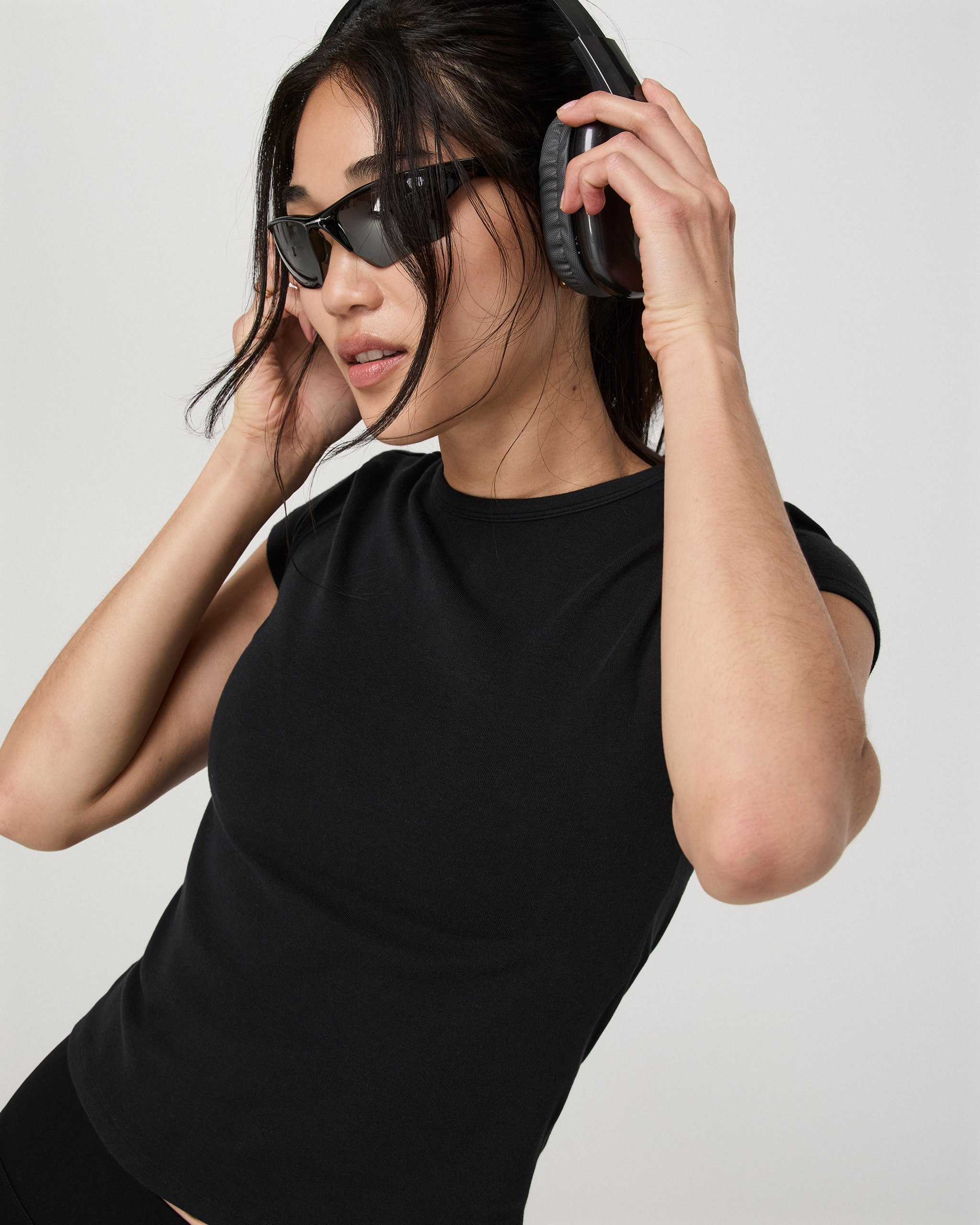 Everyday Cotton Stretch Fitted Tee | Black - Image 5