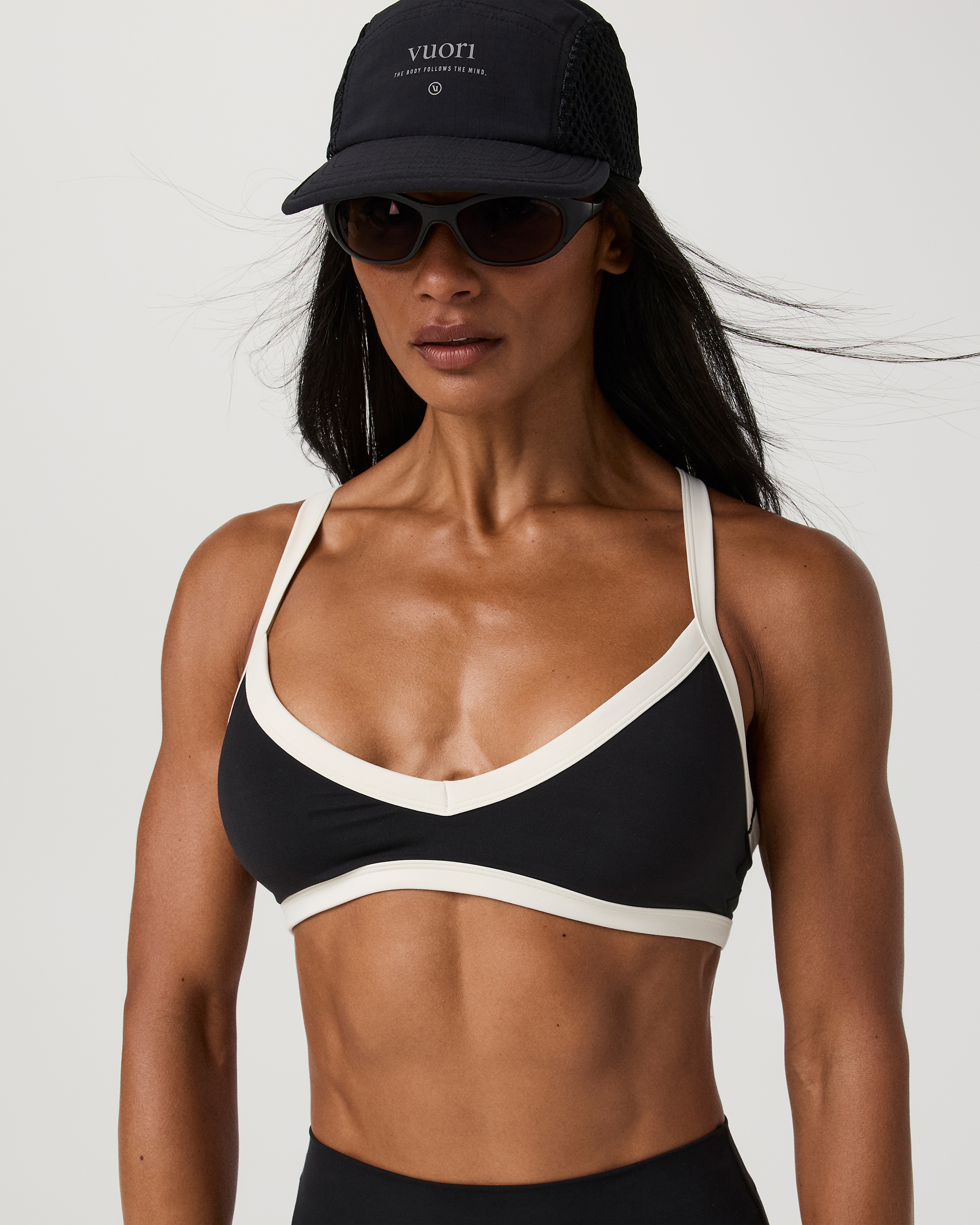Vuori AllTheForm™ V Neck Bra | Black - Image 4