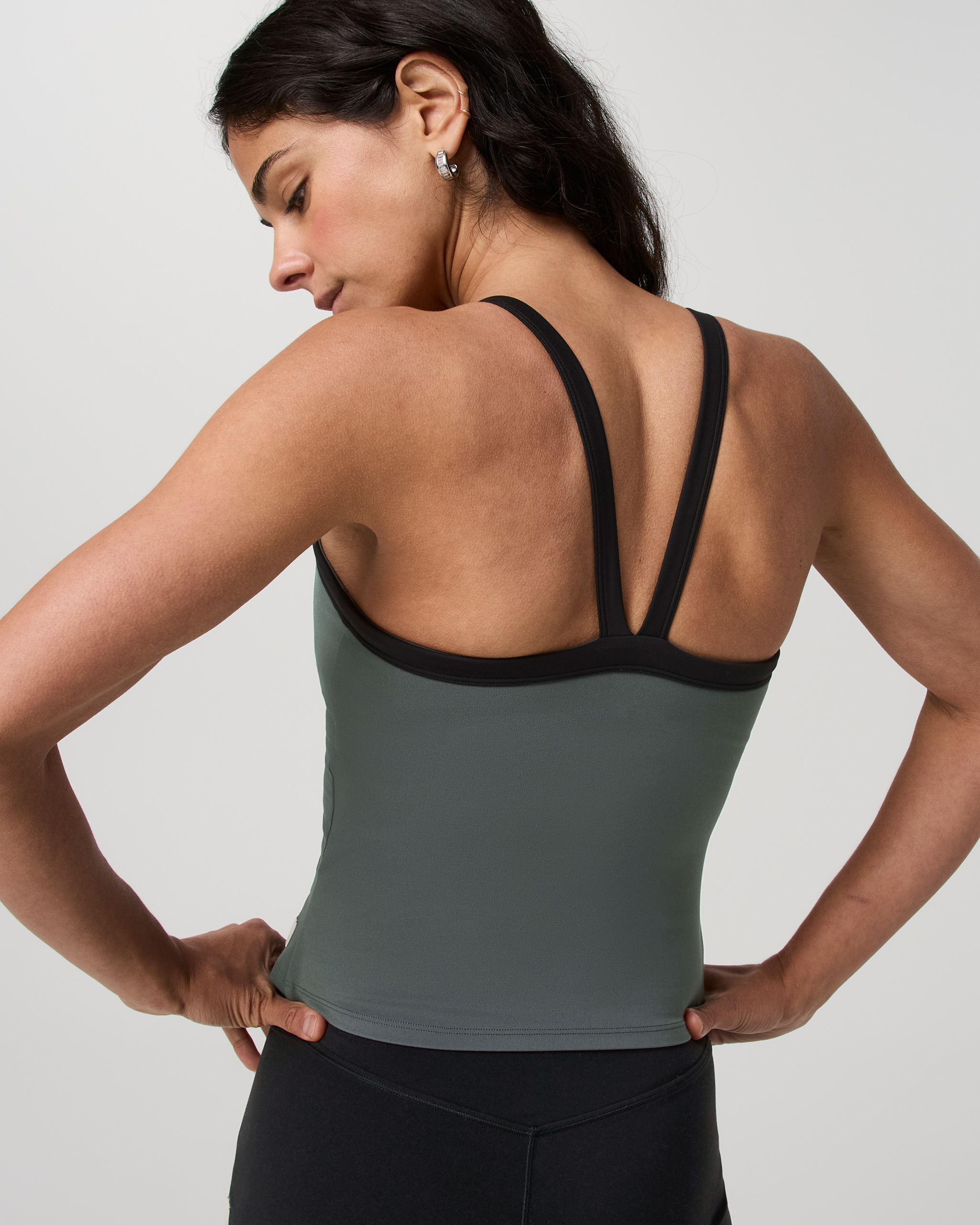 Vuori AllTheForm™ V Neck Tank | Dark Jade - Image 2