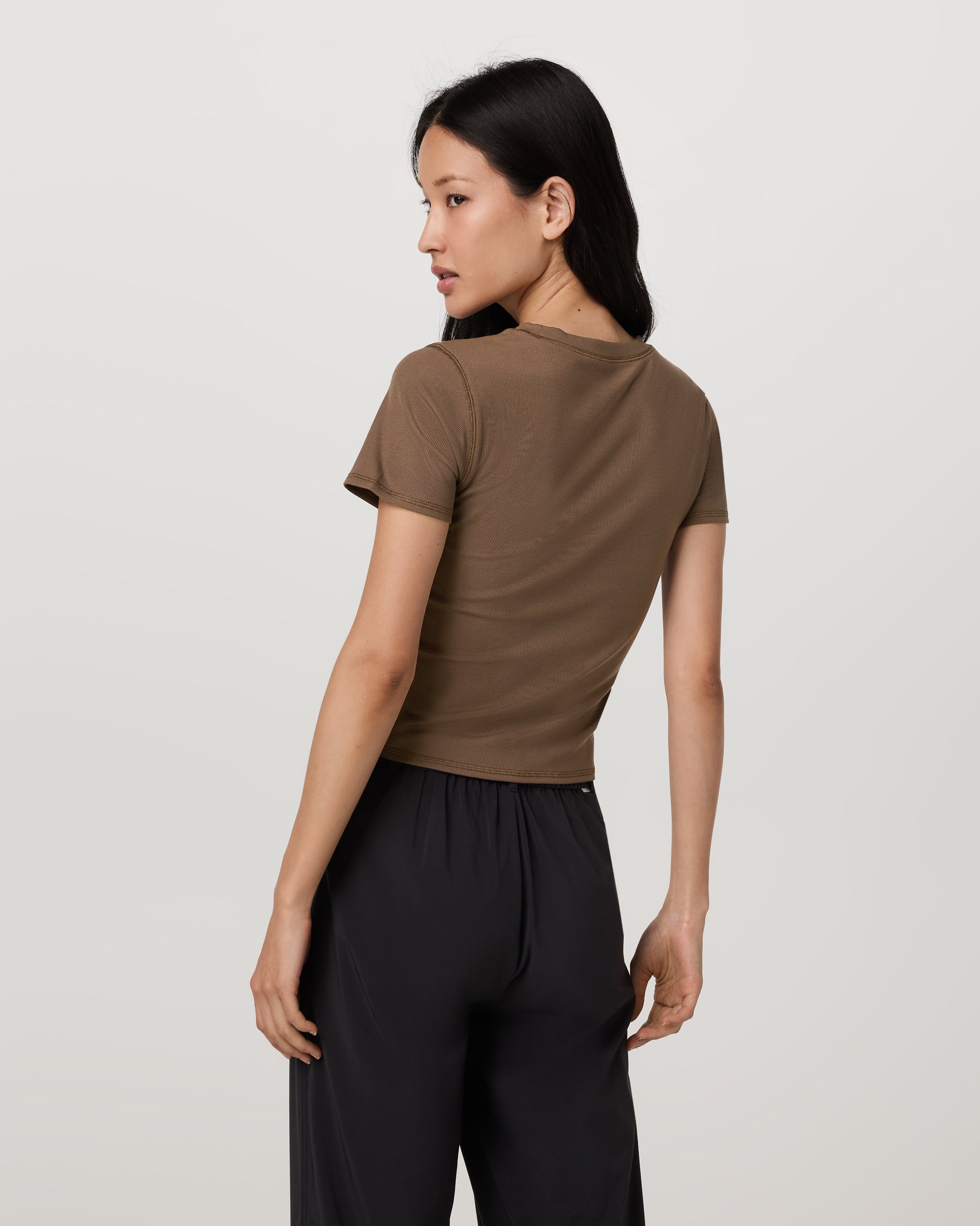 Pose Fitted Tee | Espresso - Image 3