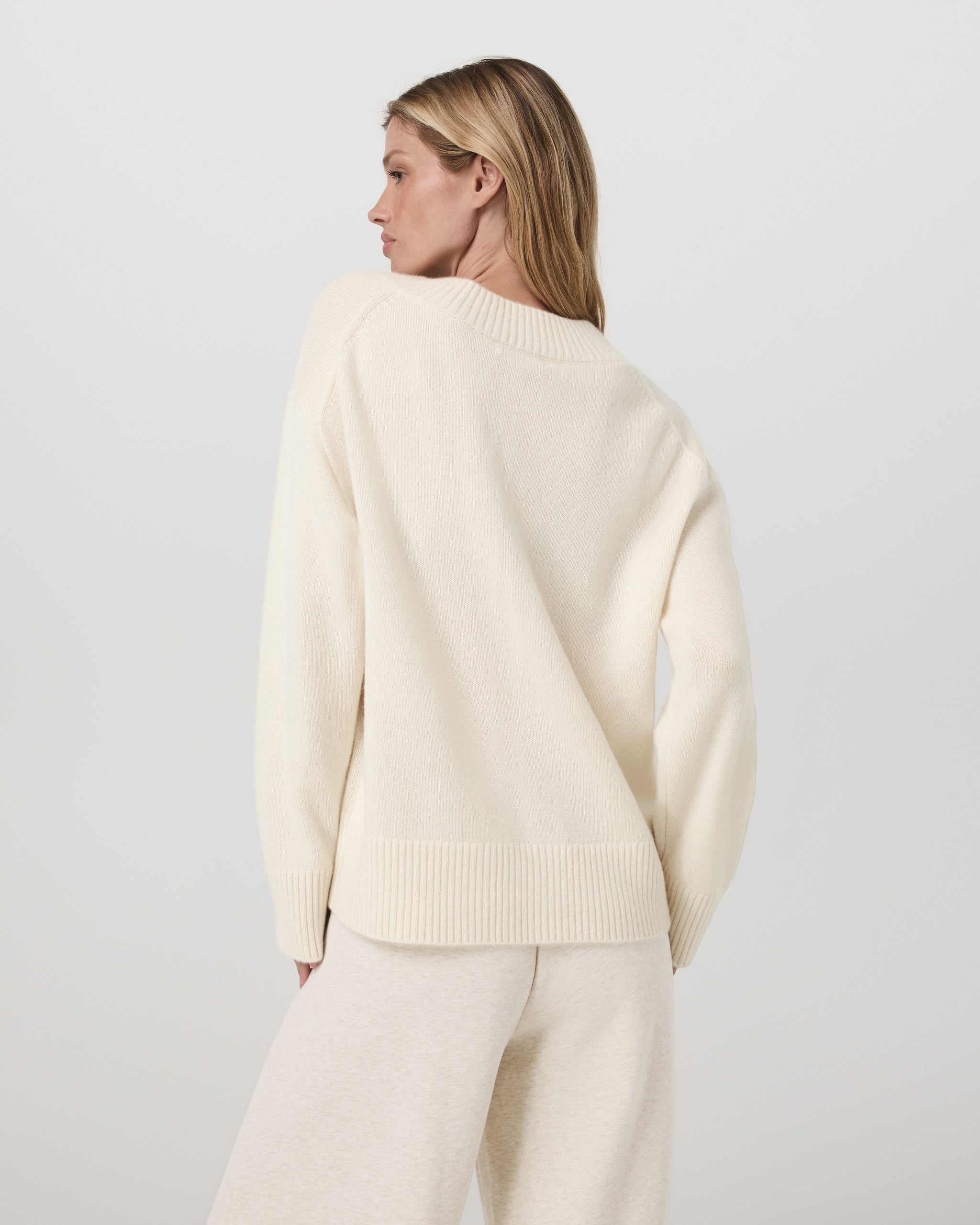 Émilie Cashmere Oversized V-Neck | Porcelain - Image 3