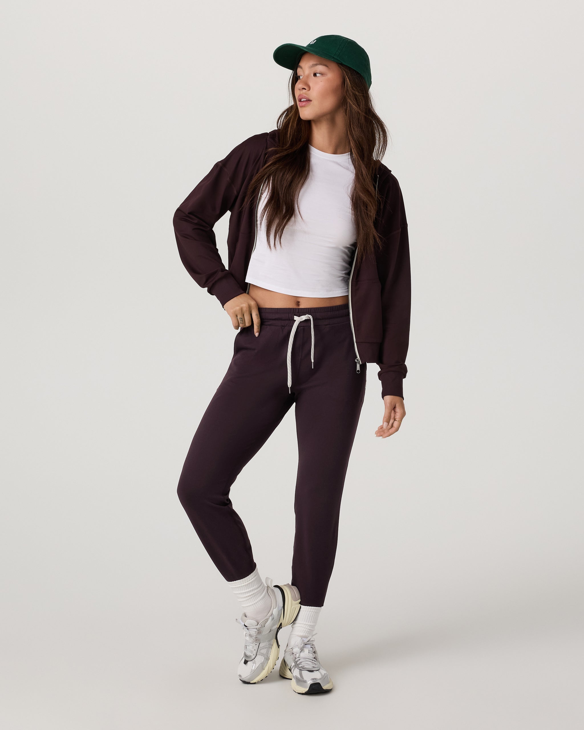 Performance Jogger | Raisin - Image 2