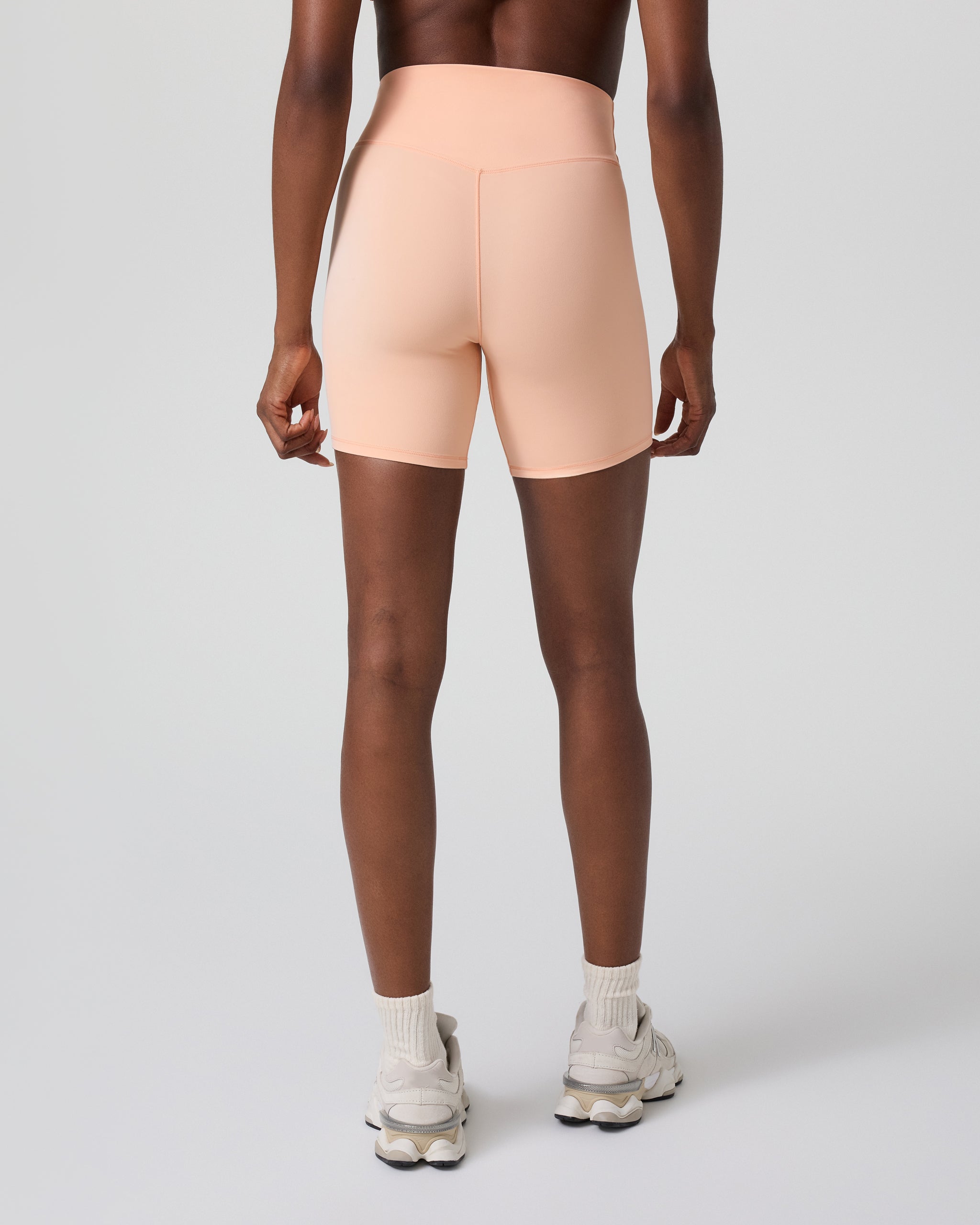 Vuori AllTheForm™ Short 6 | Bright Peach - Image 3
