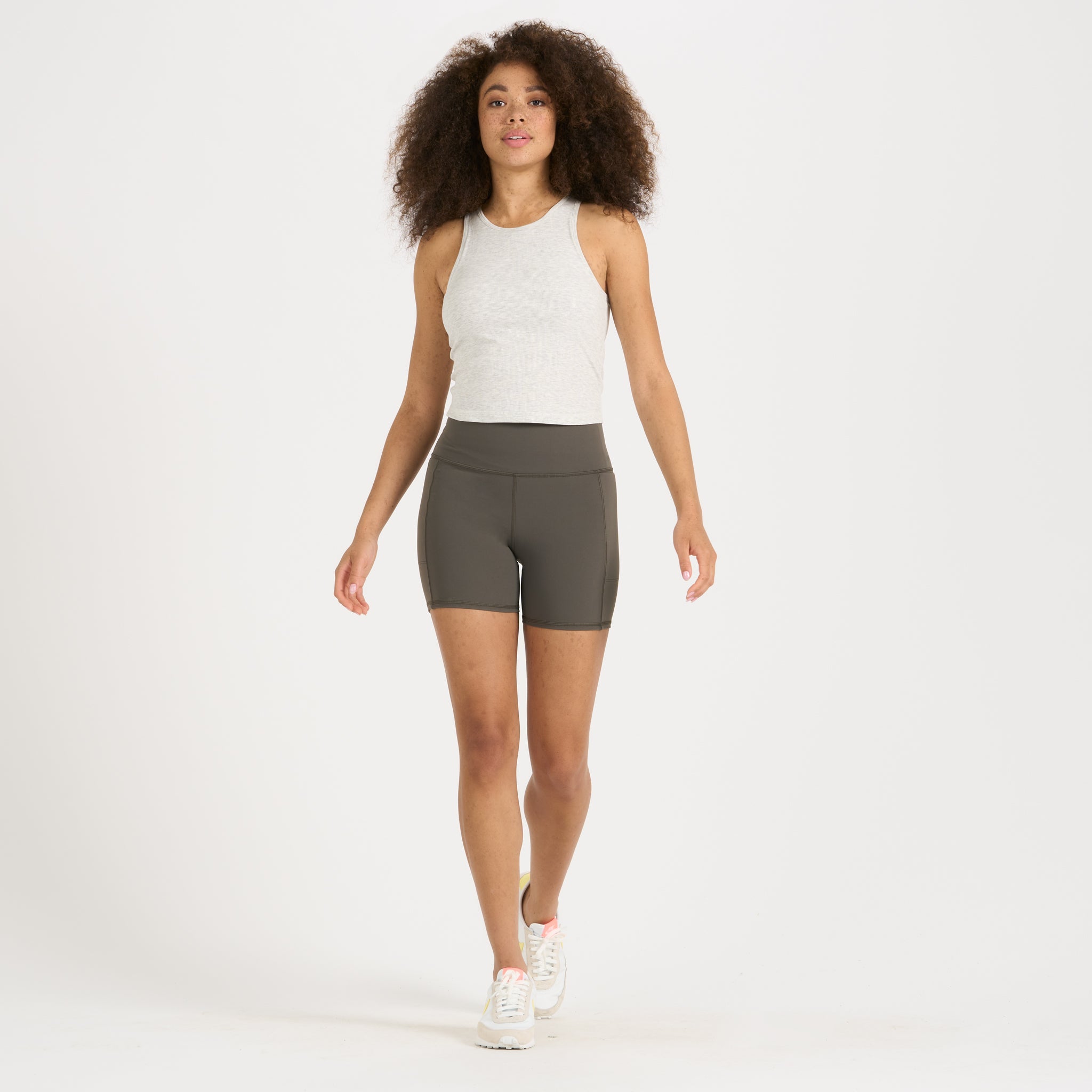 Studio Pocket Short | Oregano - Image 4
