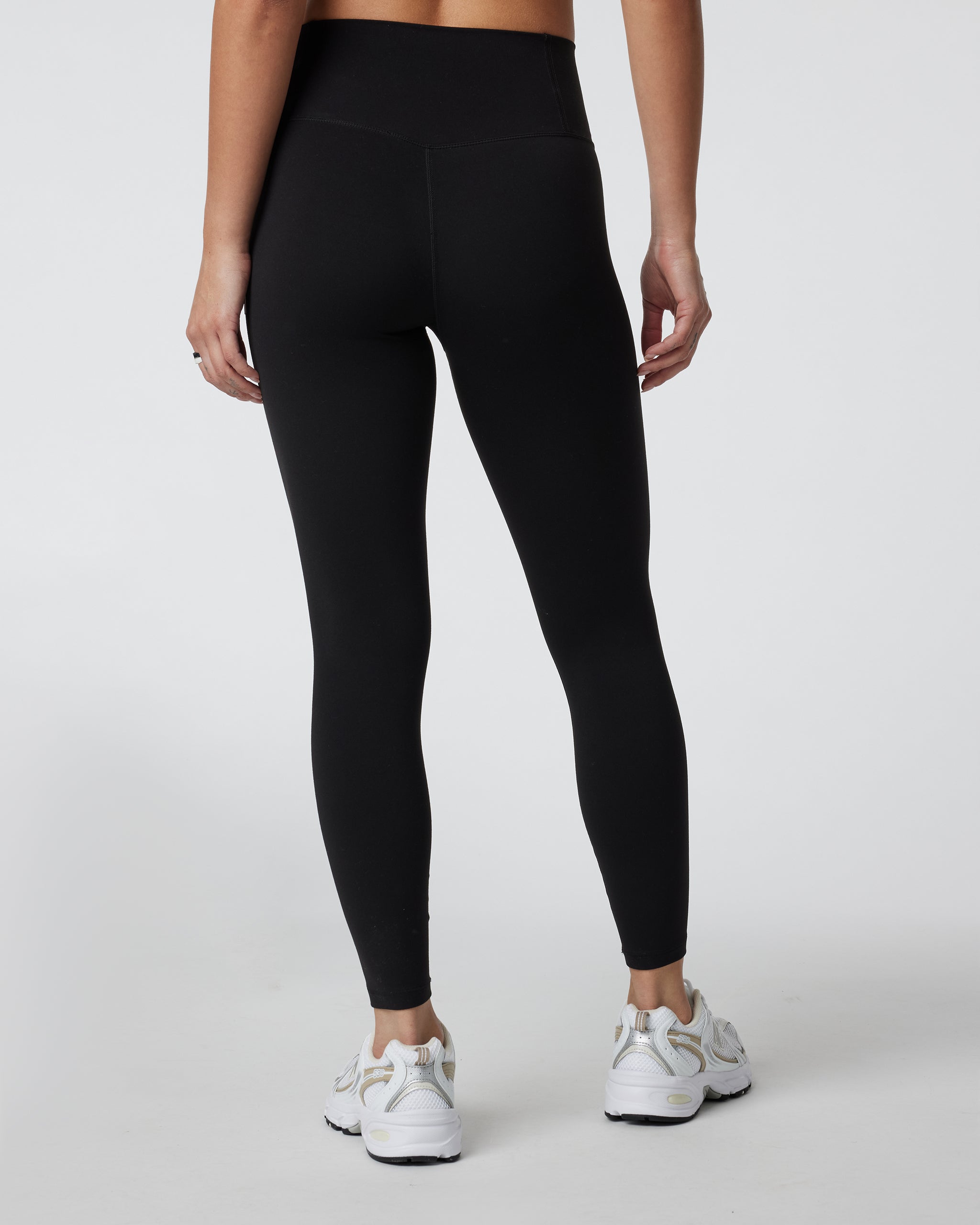 Vuori AllTheFeels™ Legging - Short | Black - Image 3