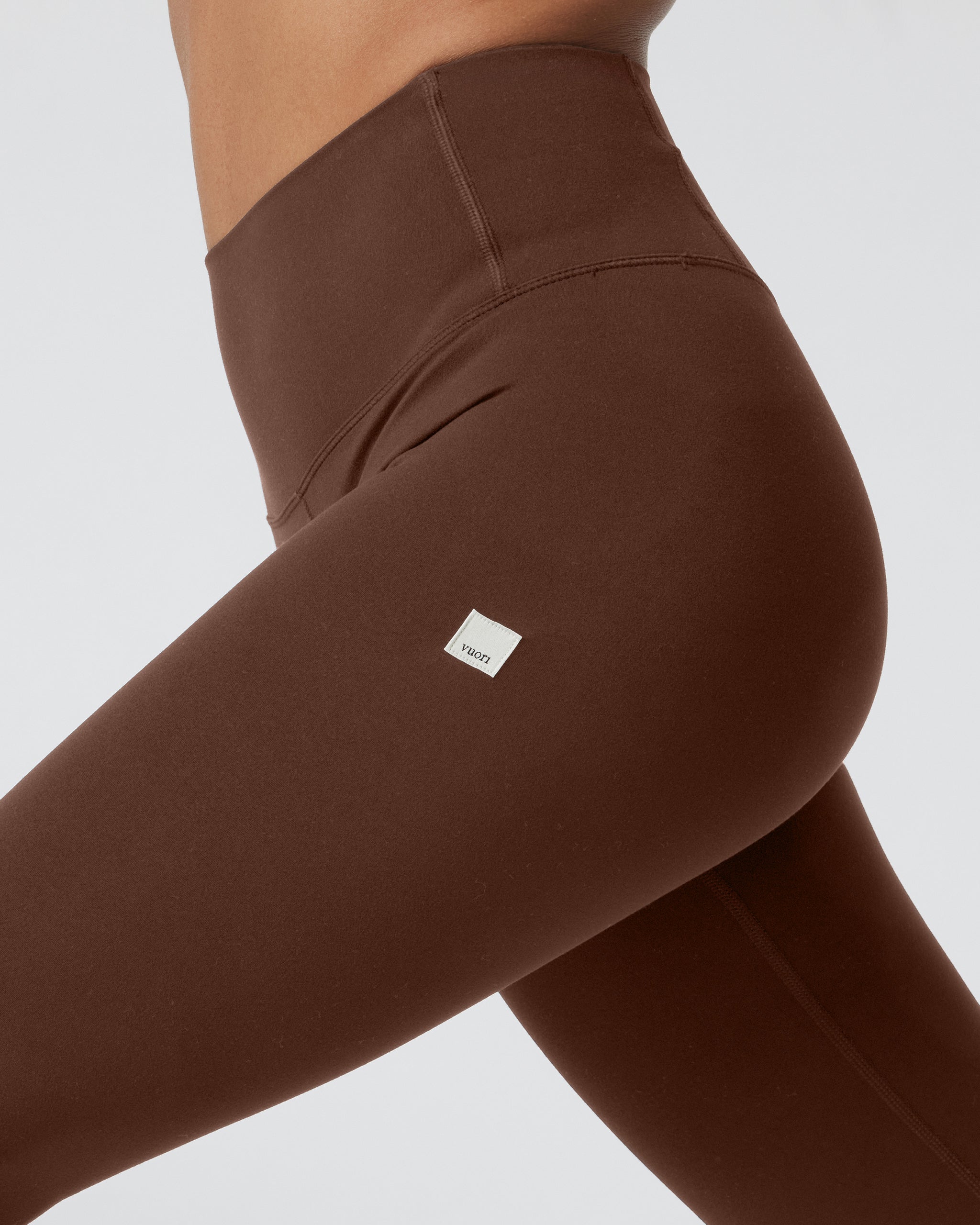 Vuori AllTheFeels™ Legging - Short | Pepper - Image 2