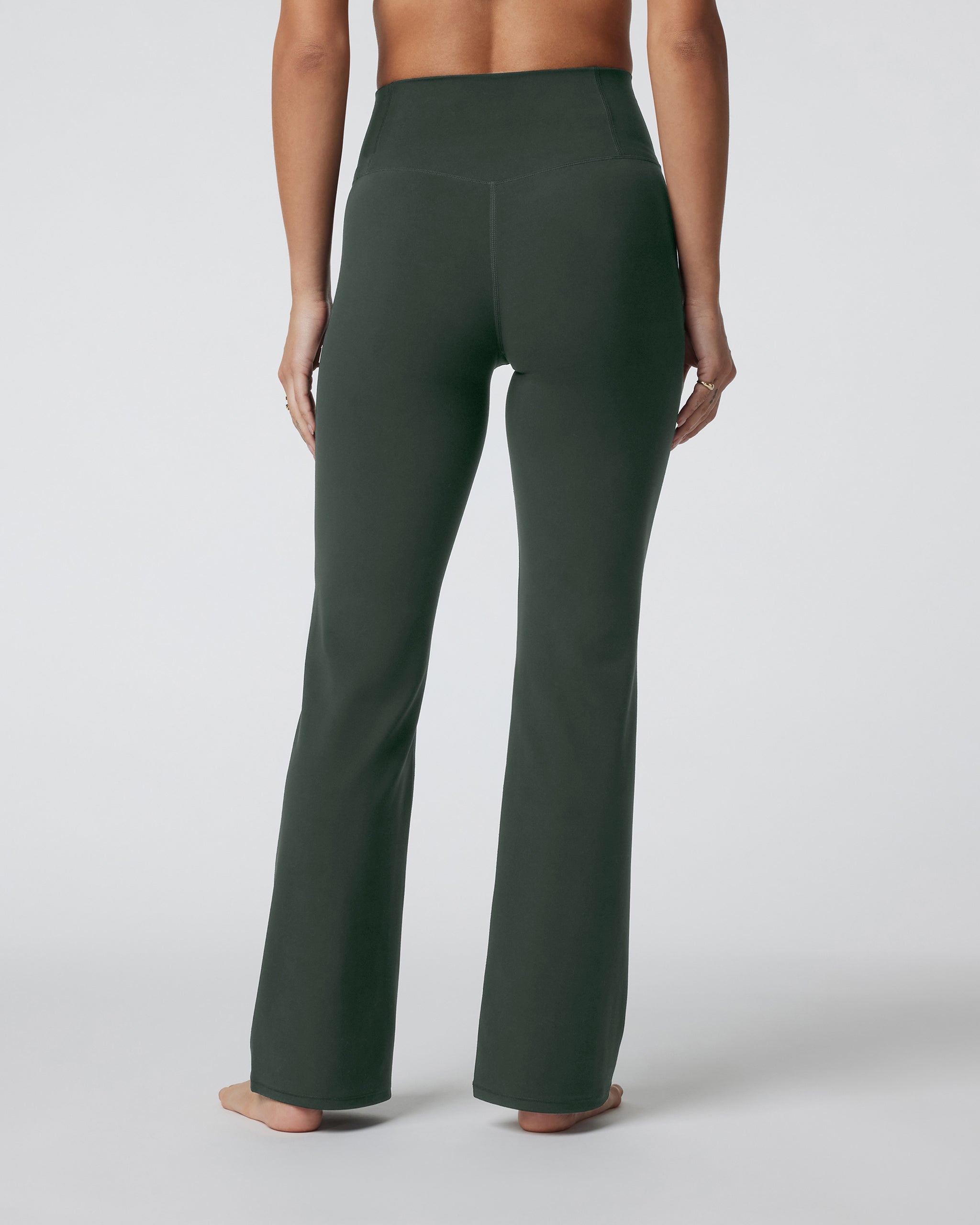 Vuori AllTheFeels™ Bootcut-Short | Aspen - Image 3