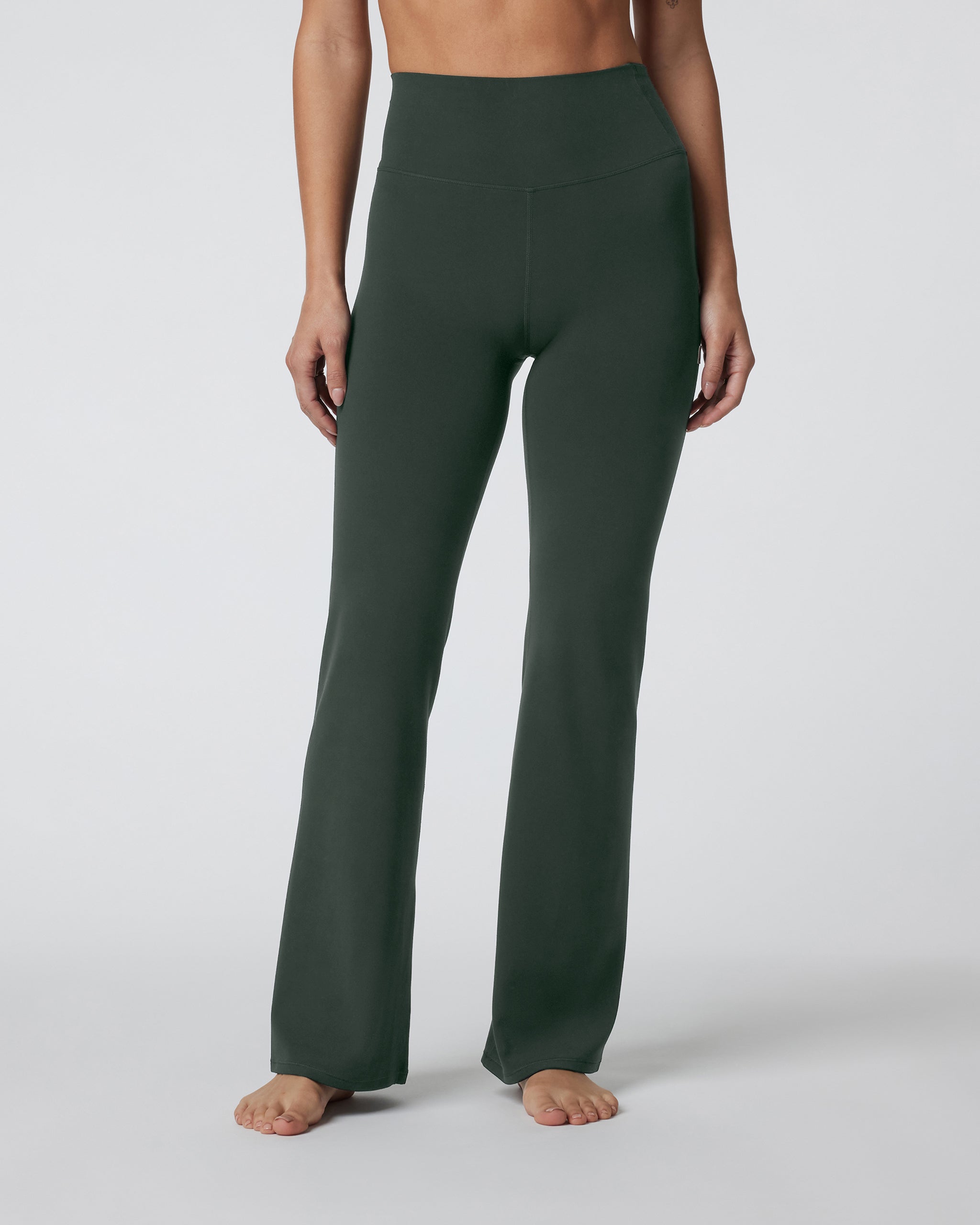 Vuori AllTheFeels™ Bootcut-Short | Aspen - Image 4