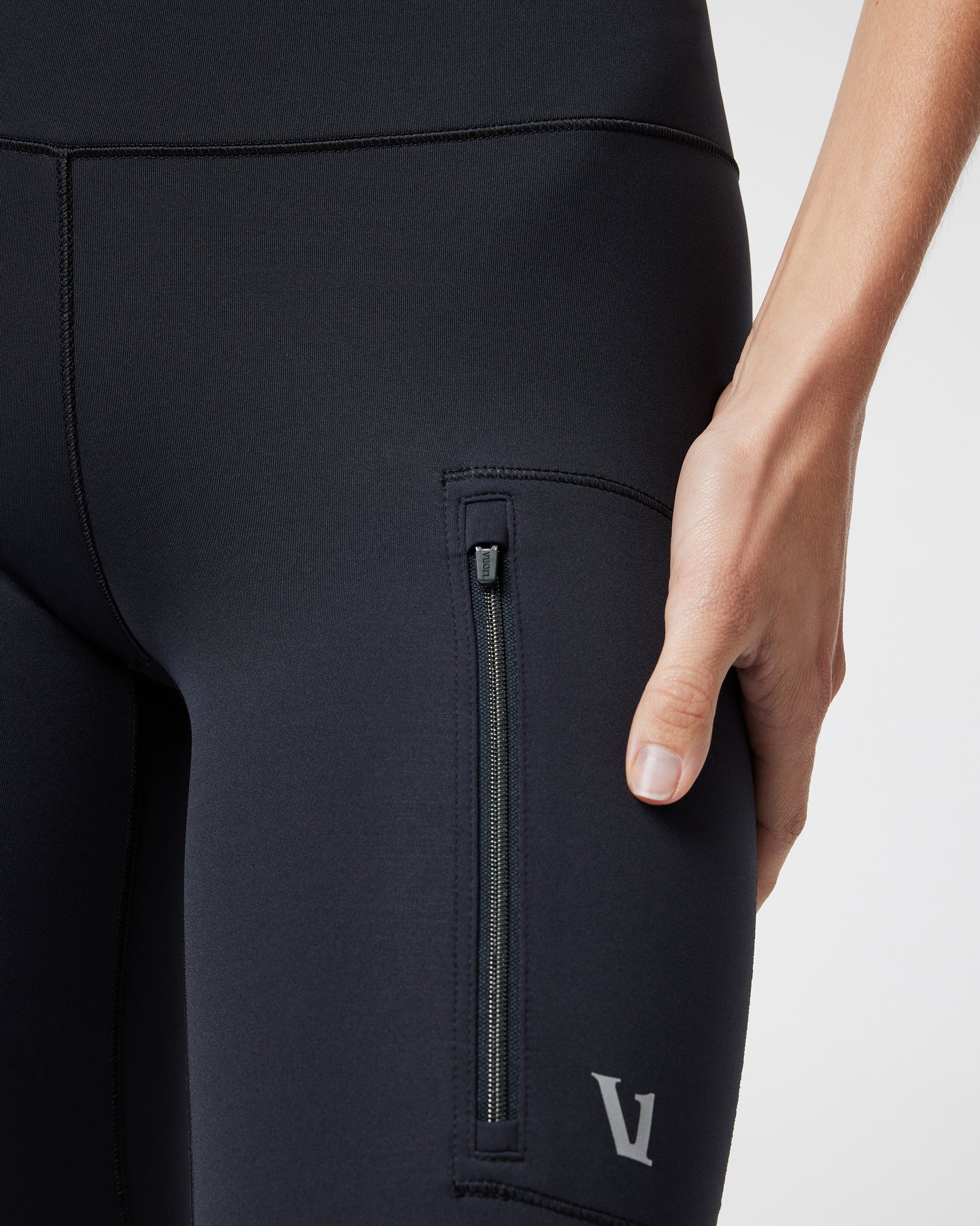 Evolve Zipped Legging | Black - Image 4