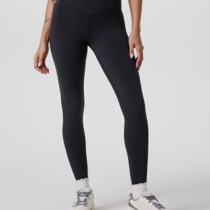 Vuori AllTheForm™ Legging - Short | Black