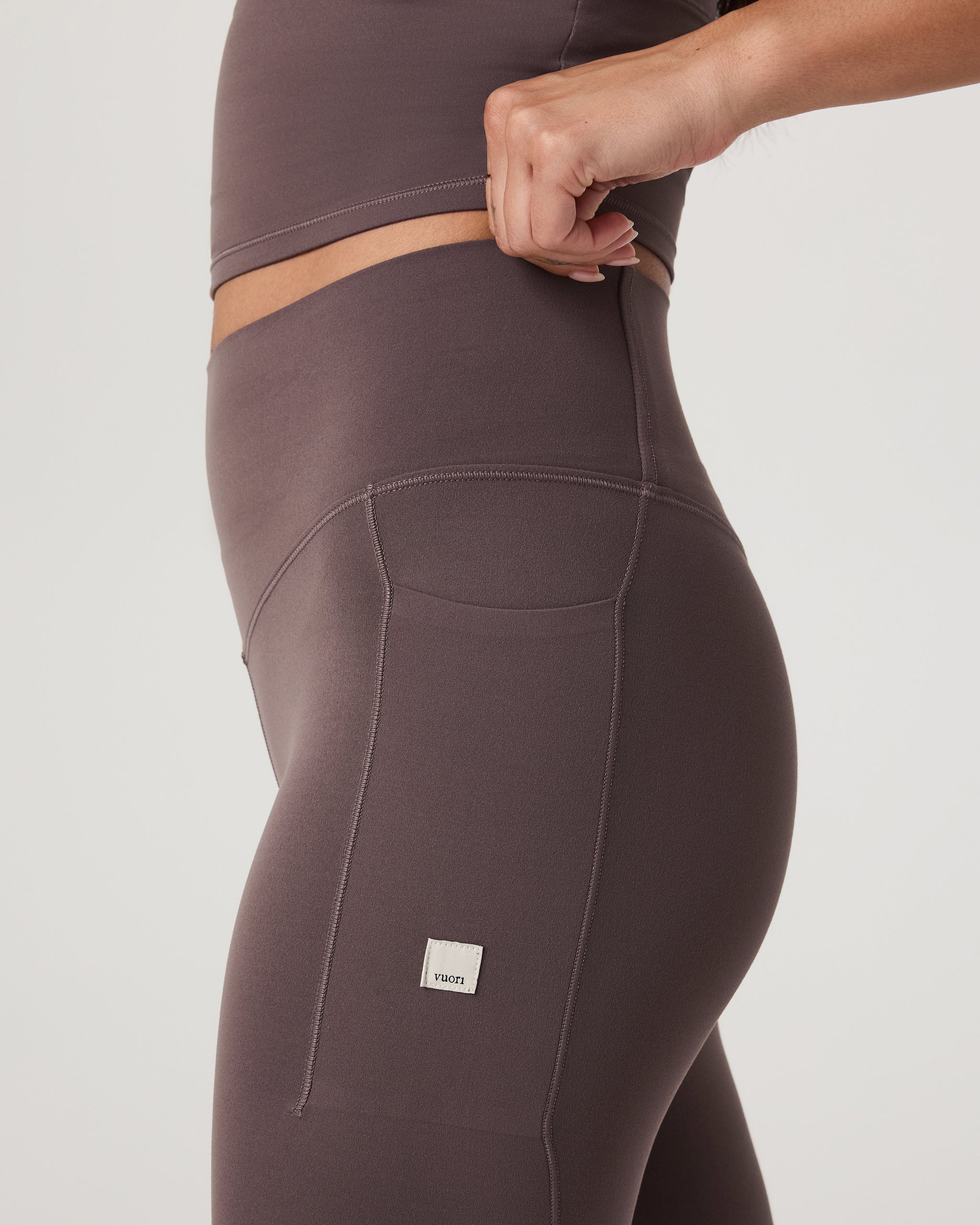 Vuori AllTheForm™ Pocket Legging | Huckleberry - Image 2