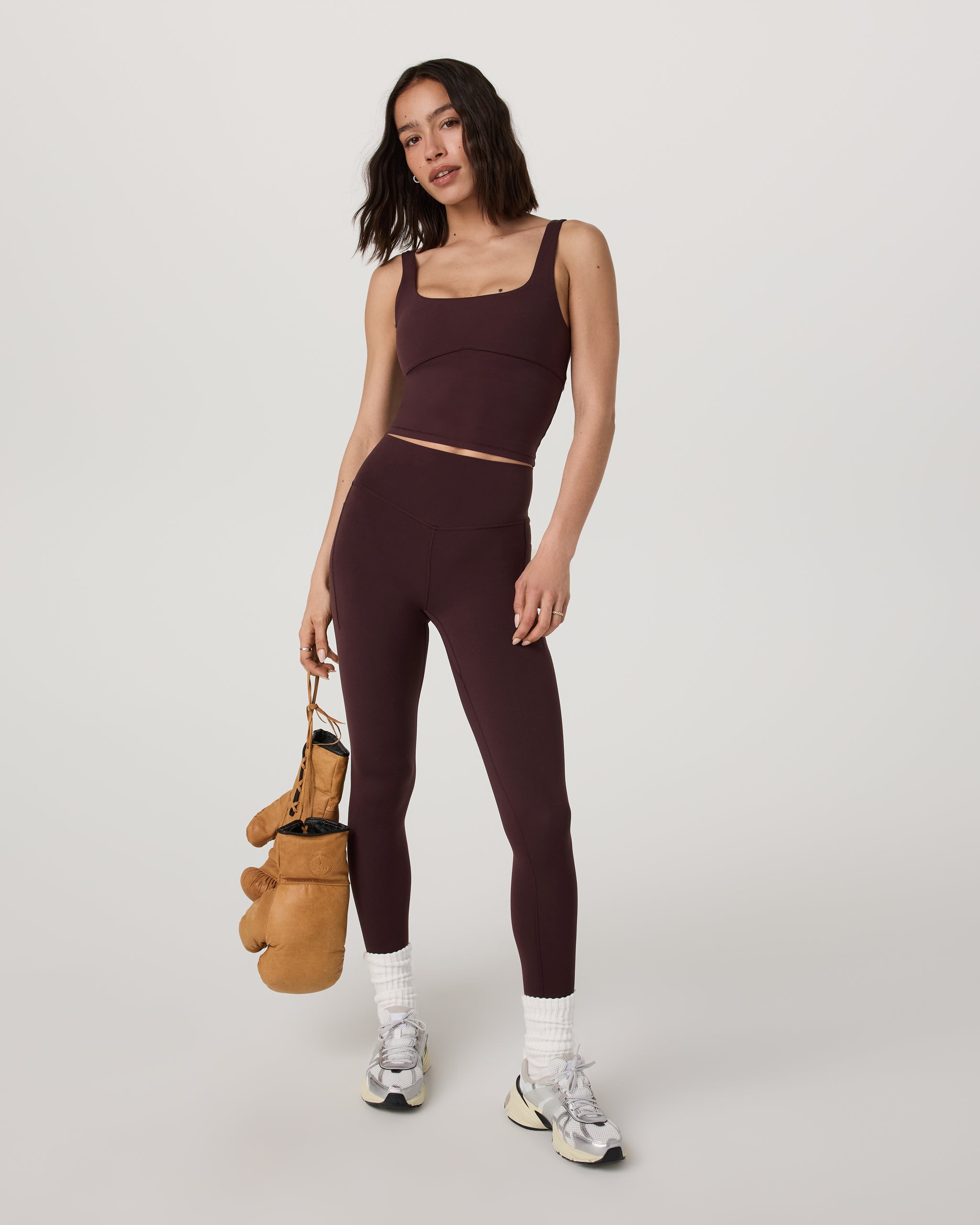 Vuori AllTheForm™ Pocket Legging - Short | Raisin - Image 4