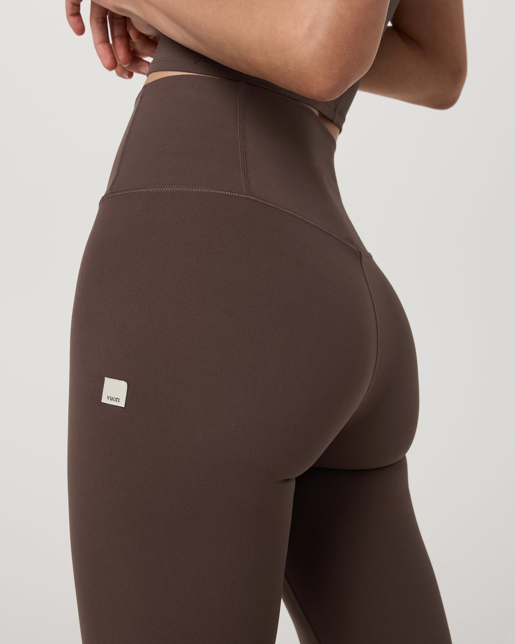 Vuori AllTheFeels™ Slim Flare - Long | Java - Image 4