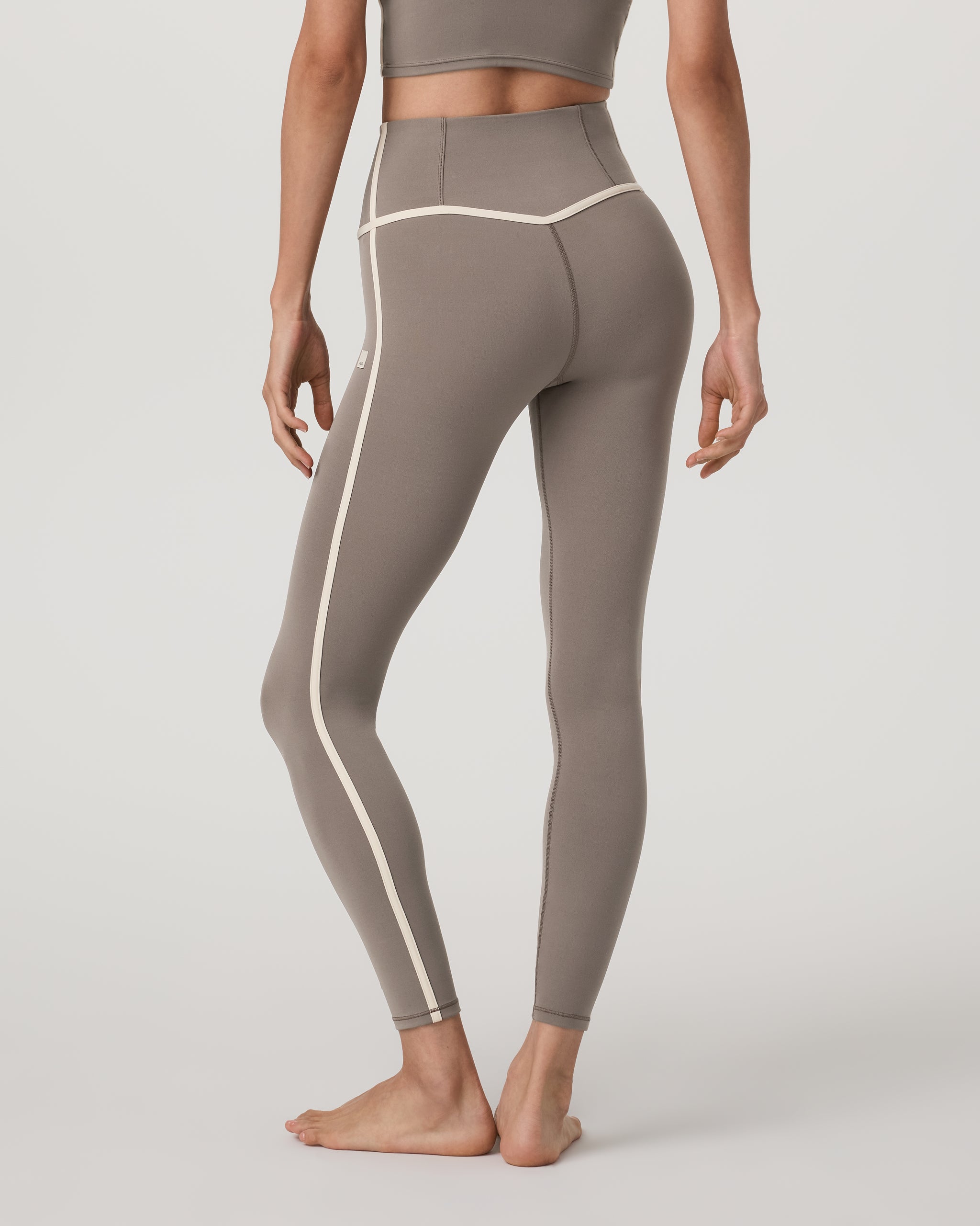 Vuori AllTheFeels™ Corset Legging | Smokey Taupe - Image 4