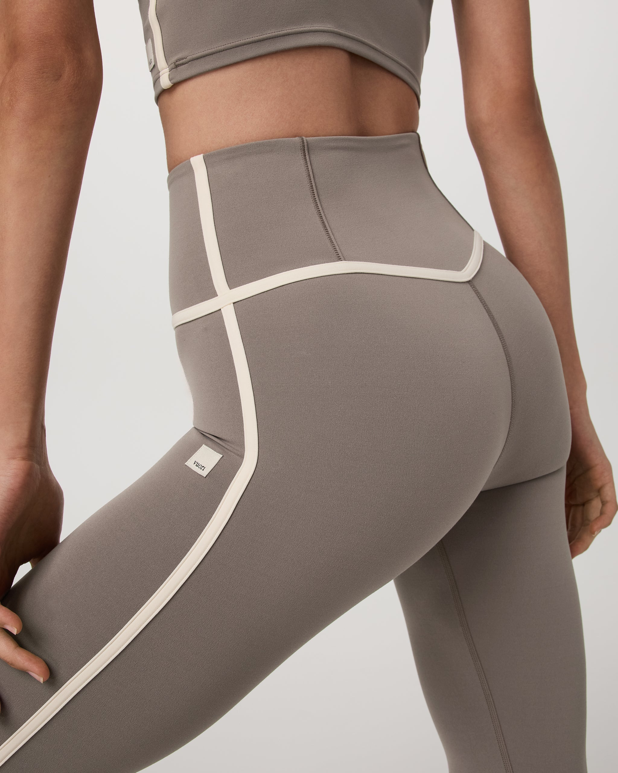 Vuori AllTheFeels™ Corset Legging | Smokey Taupe - Image 2