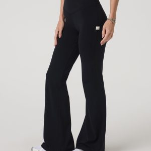 Vuori AllTheForm™ Flare | Black