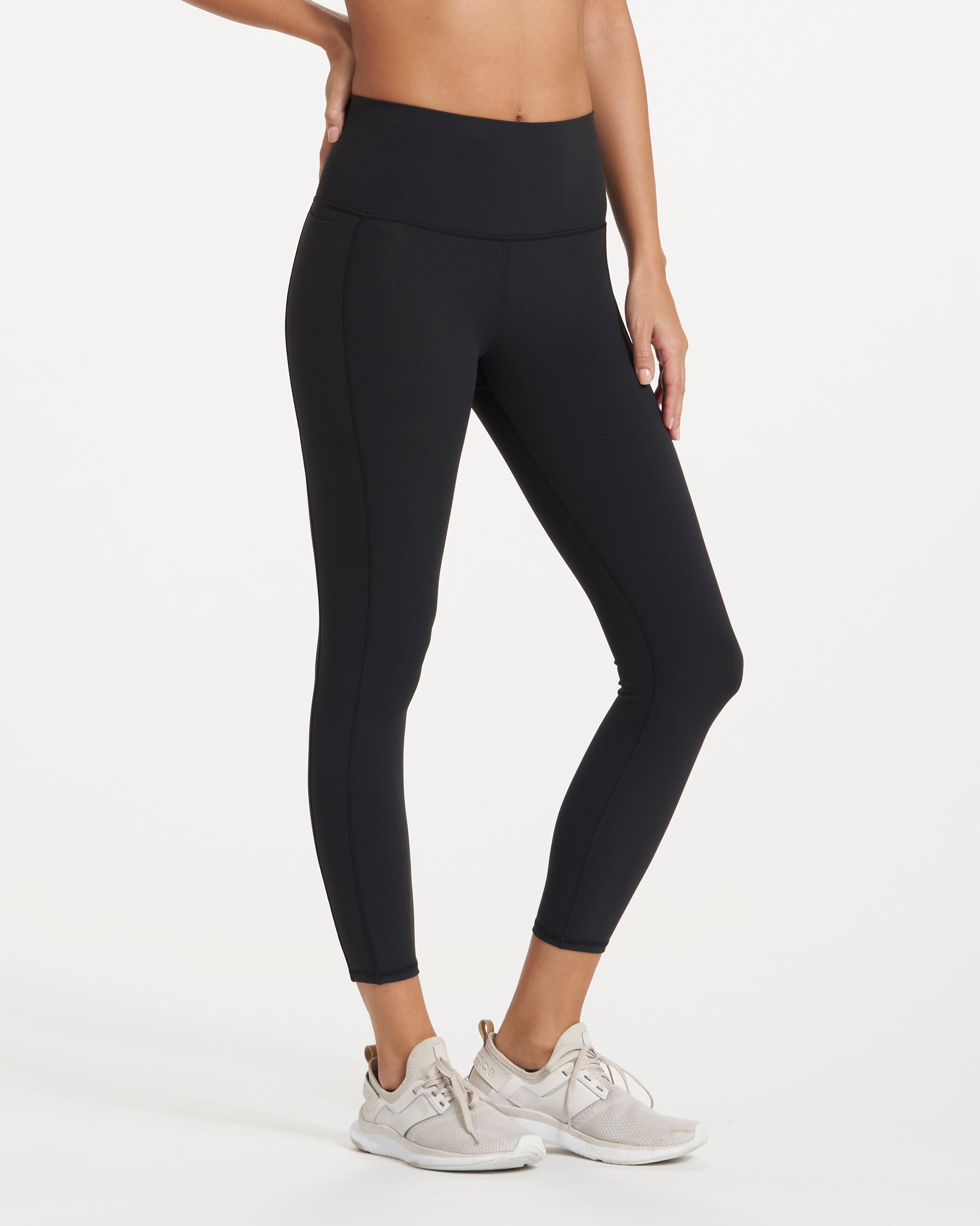 Studio Pocket Legging-Short | Black - Image 2