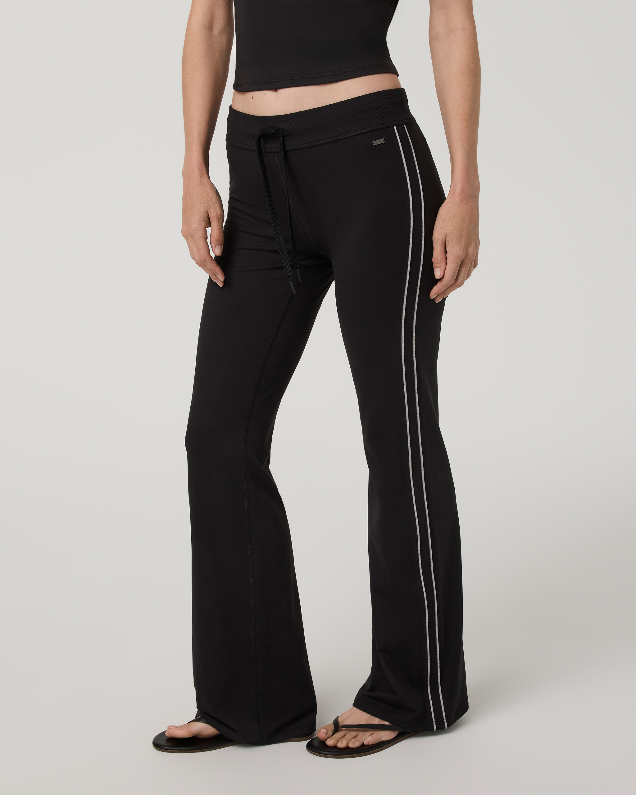 Halo Low Rise Slim Flare Retro Pant | Solid Black