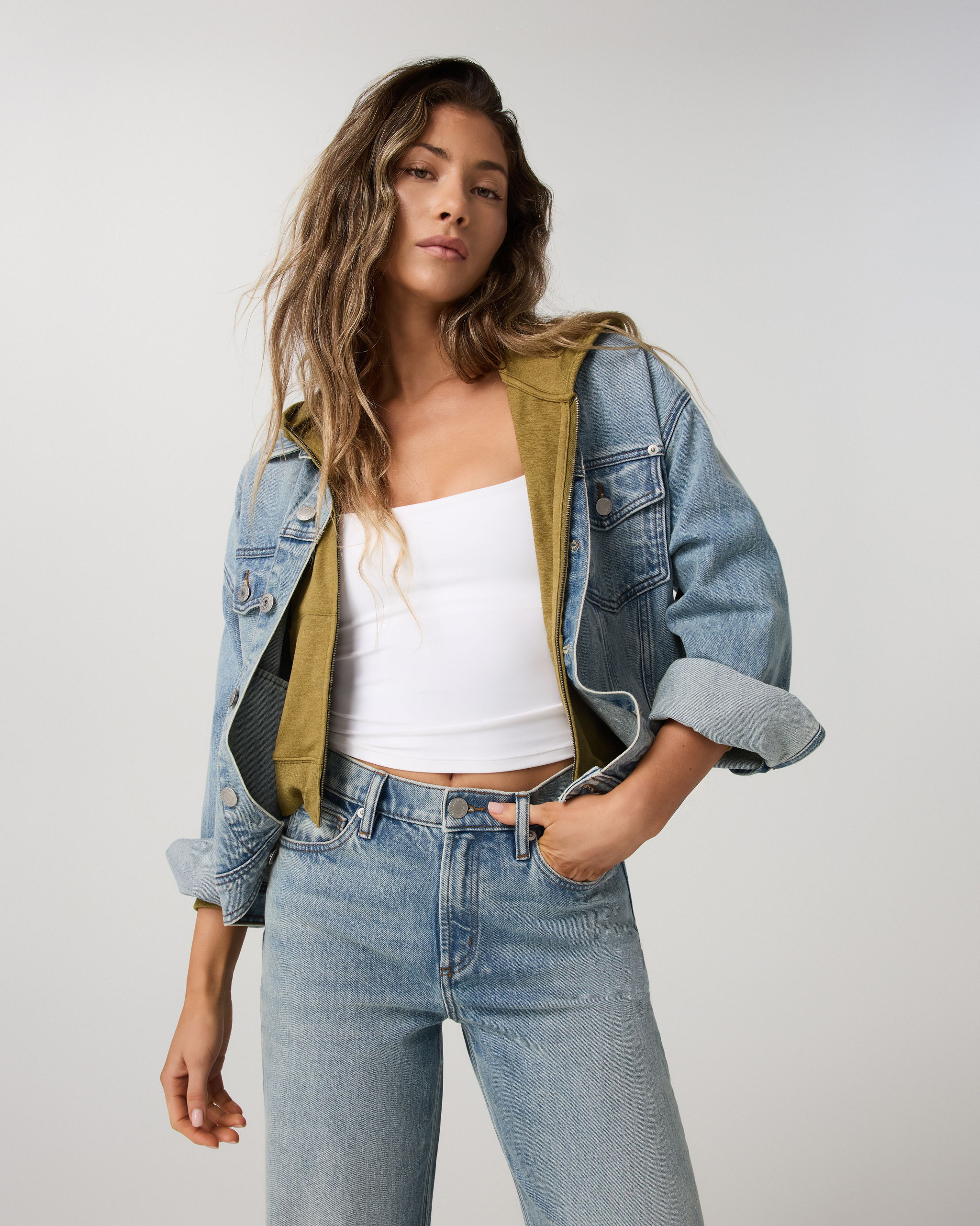 Women's Vuori Vintage Oversized Denim Jacket | Light Wash Indigo Denim - Image 4